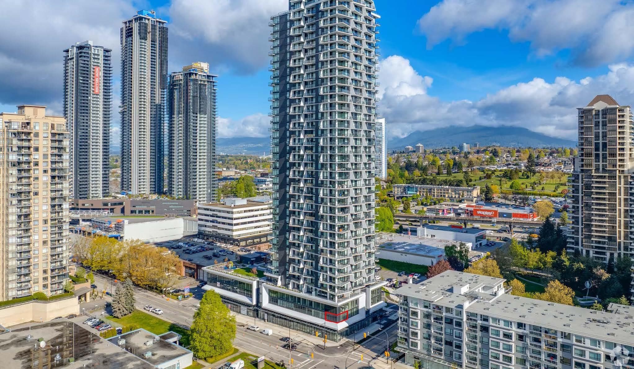210 4279 DAWSON STREET, Burnaby