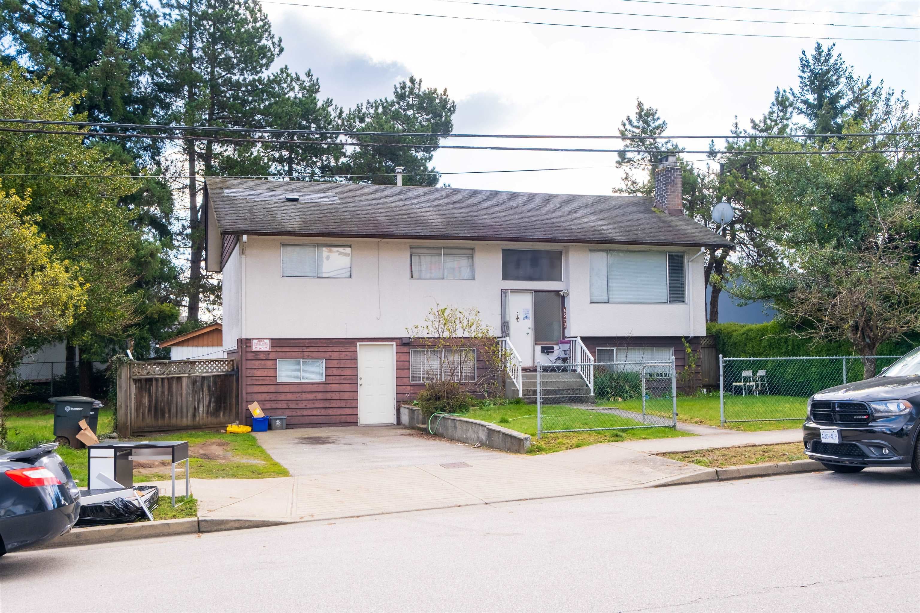 6572 DENBIGH AVENUE, Burnaby