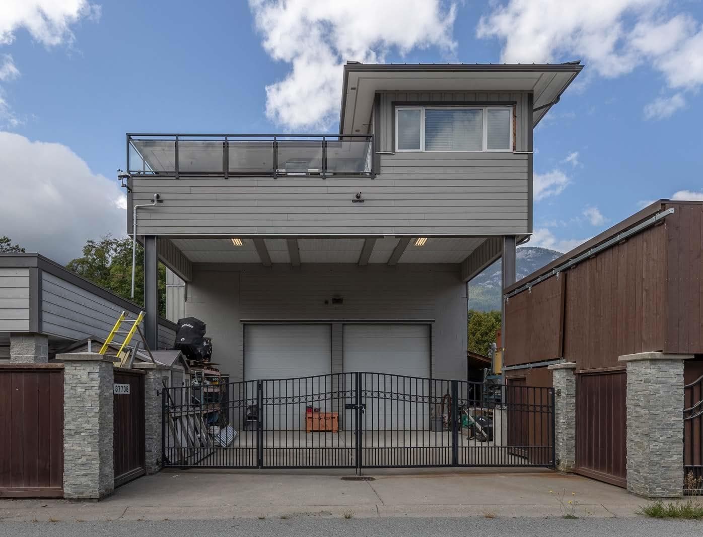 37738 THIRD AVENUE — photo 3