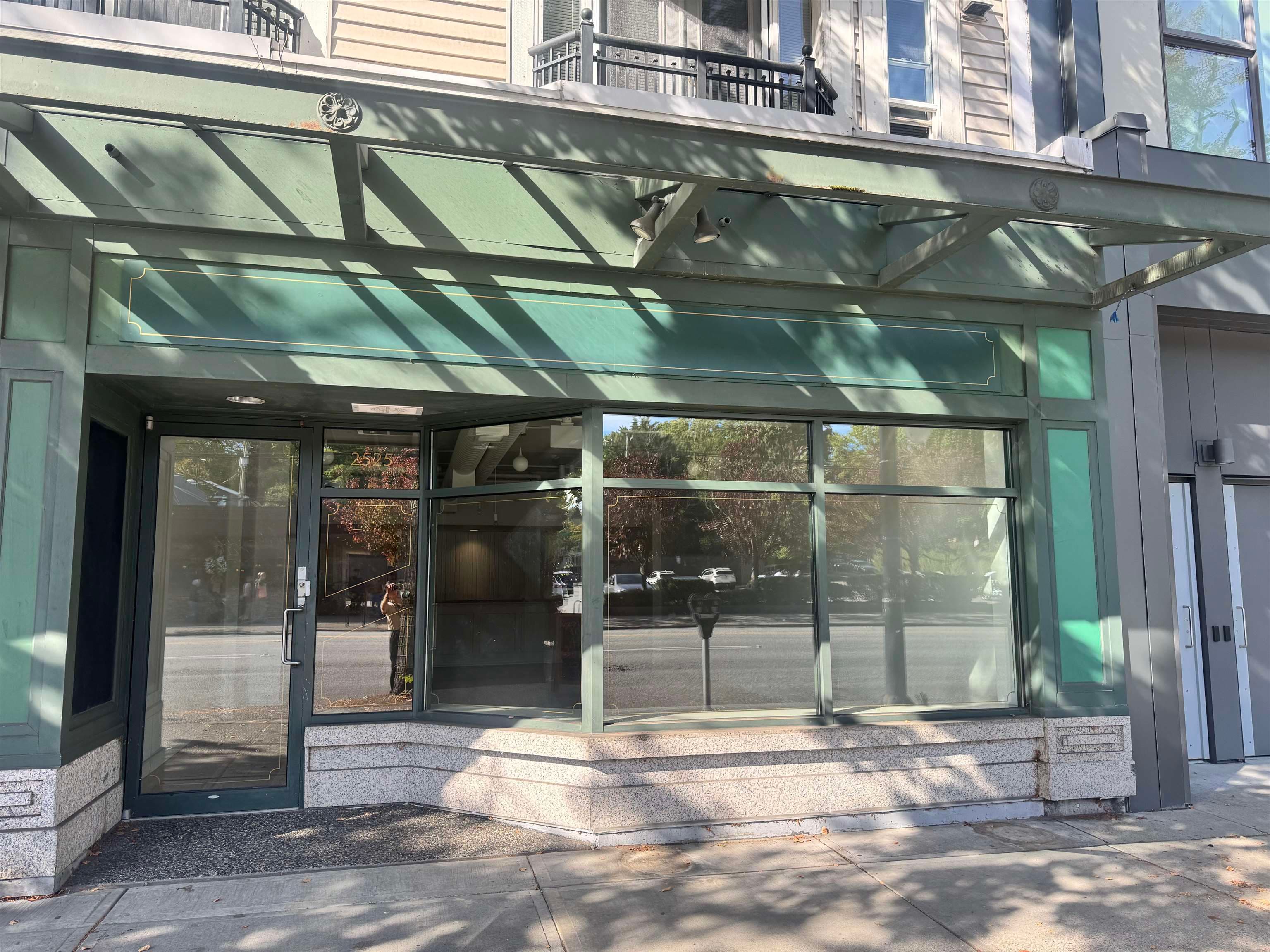 2525 W BROADWAY — photo 2