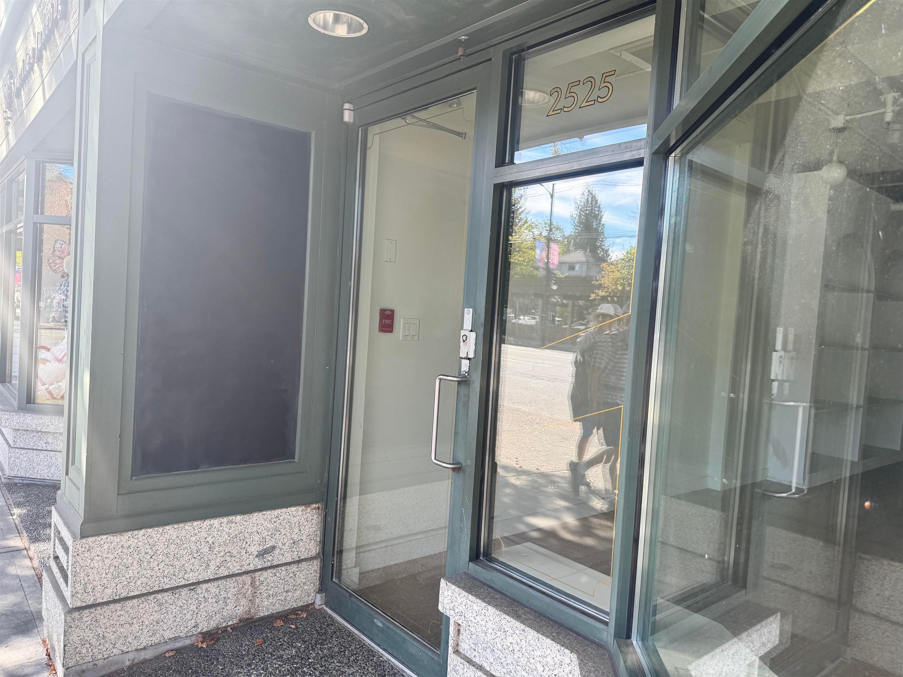 2525 W BROADWAY — photo 3