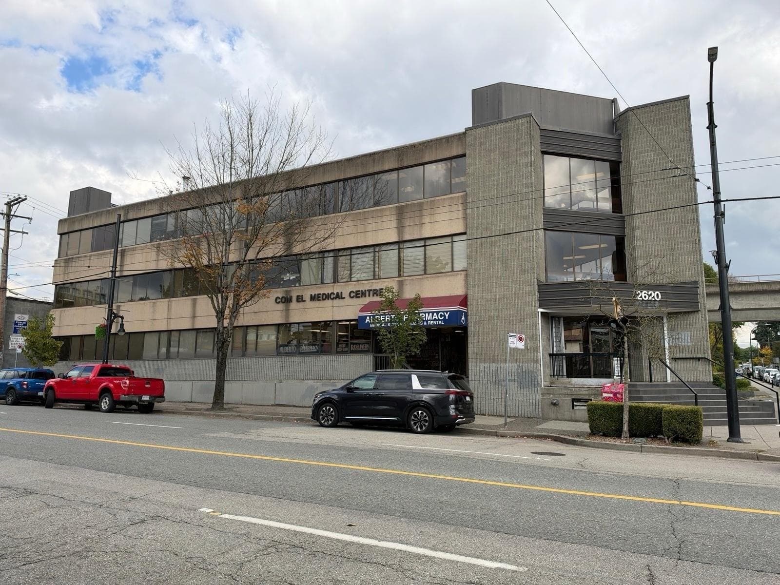 102 2620 COMMERCIAL DRIVE — photo 1