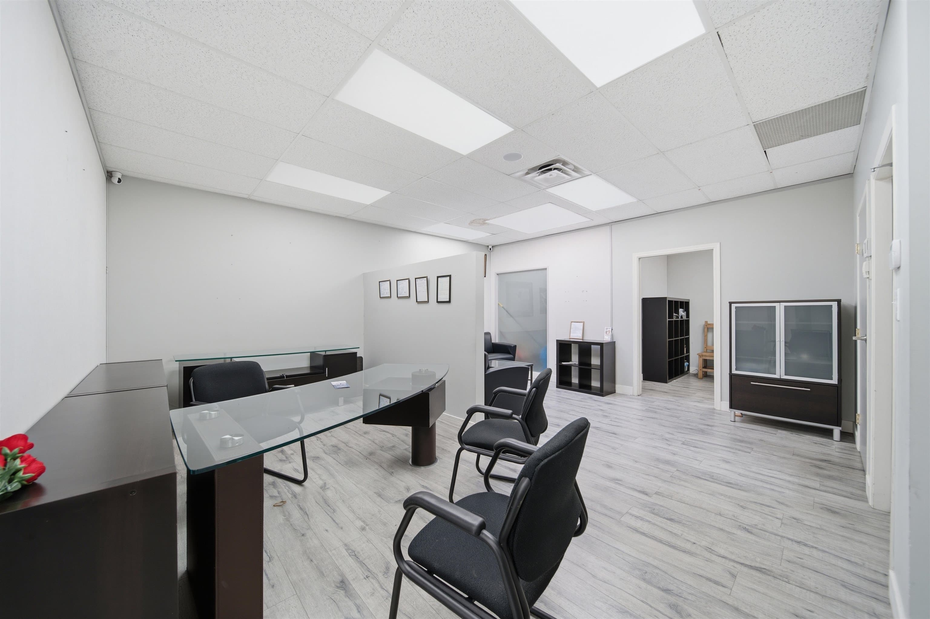 2118 21320 WESTMINSTER HWY — photo 5