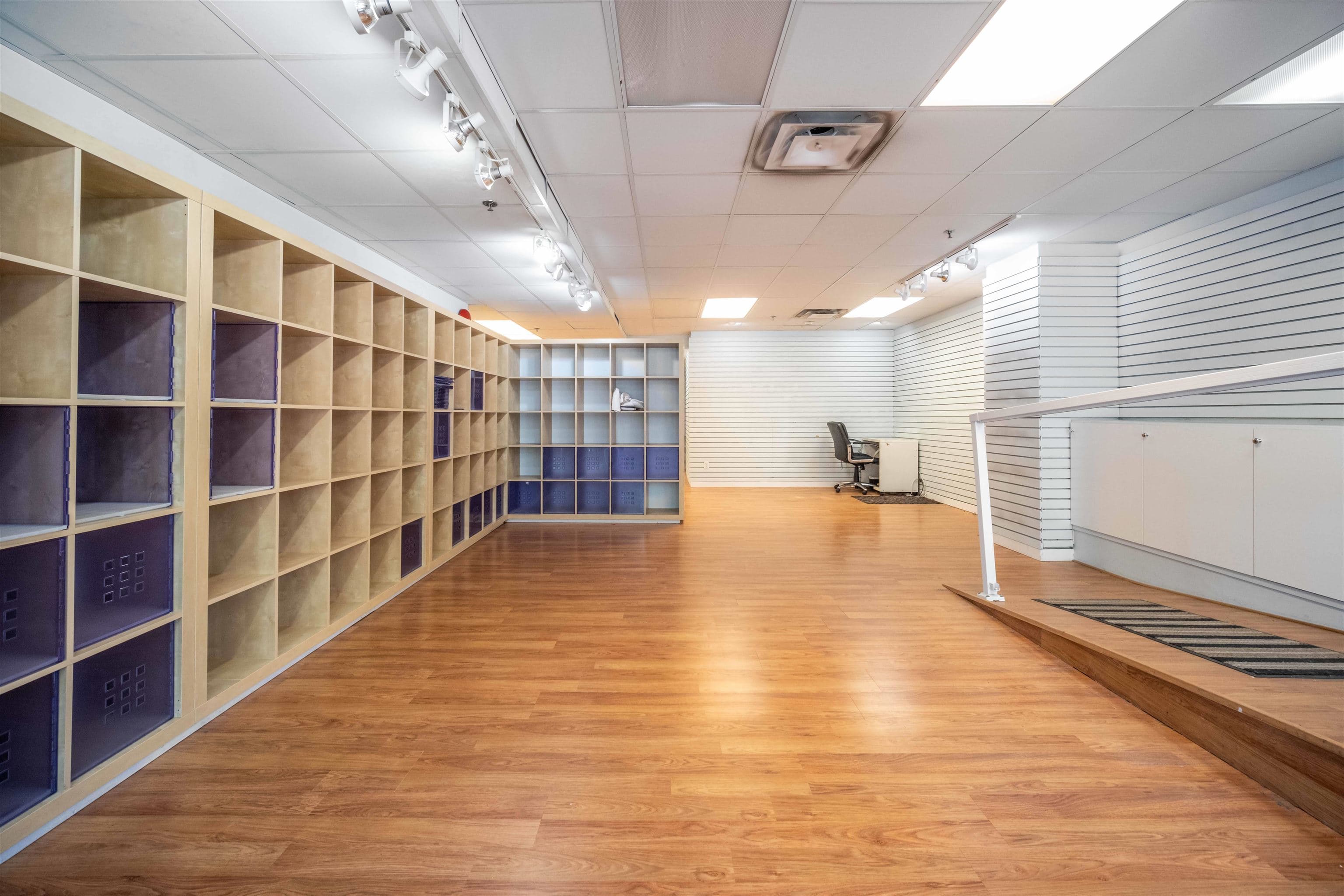 3424 W BROADWAY — photo 2