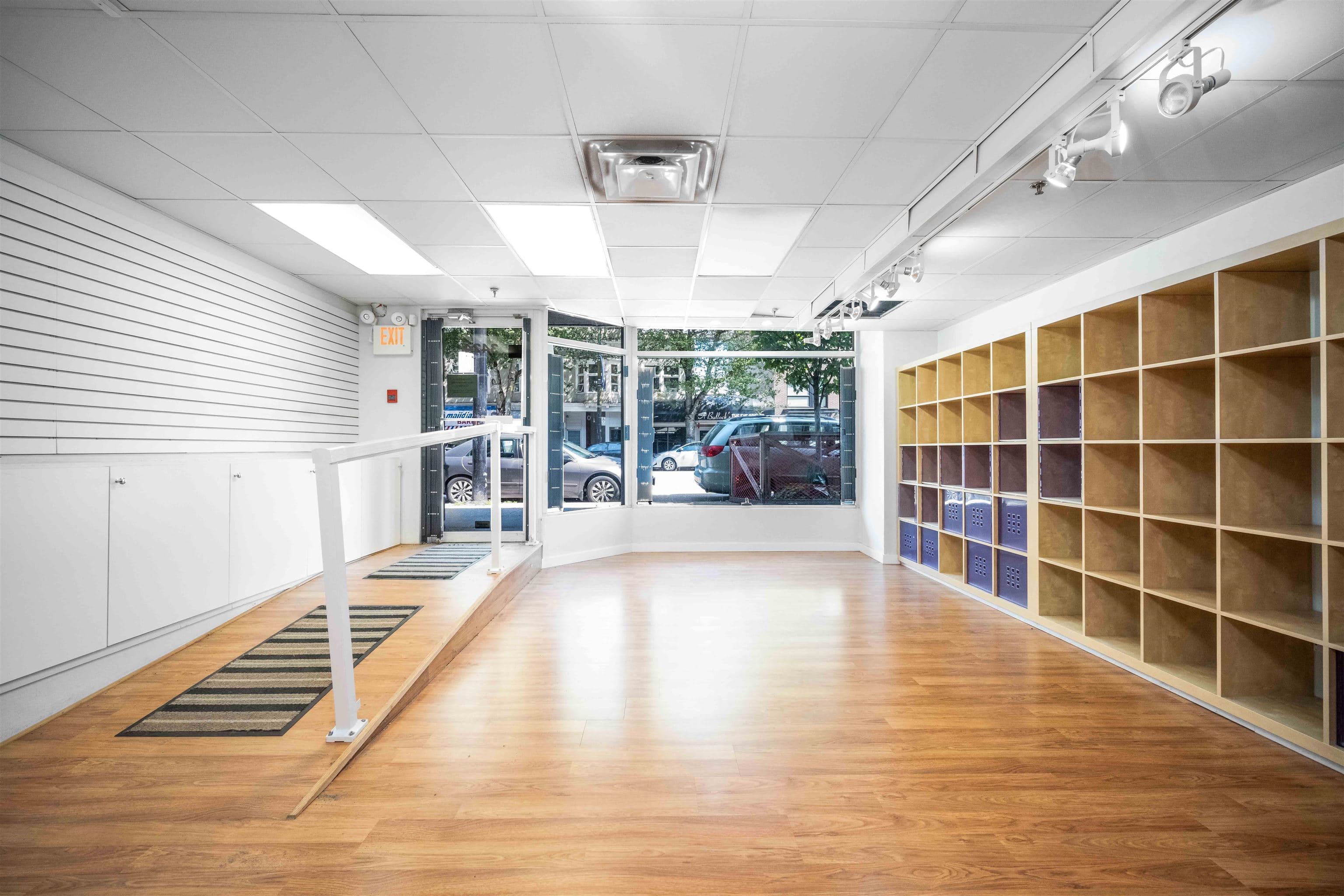 3424 W BROADWAY — photo 3