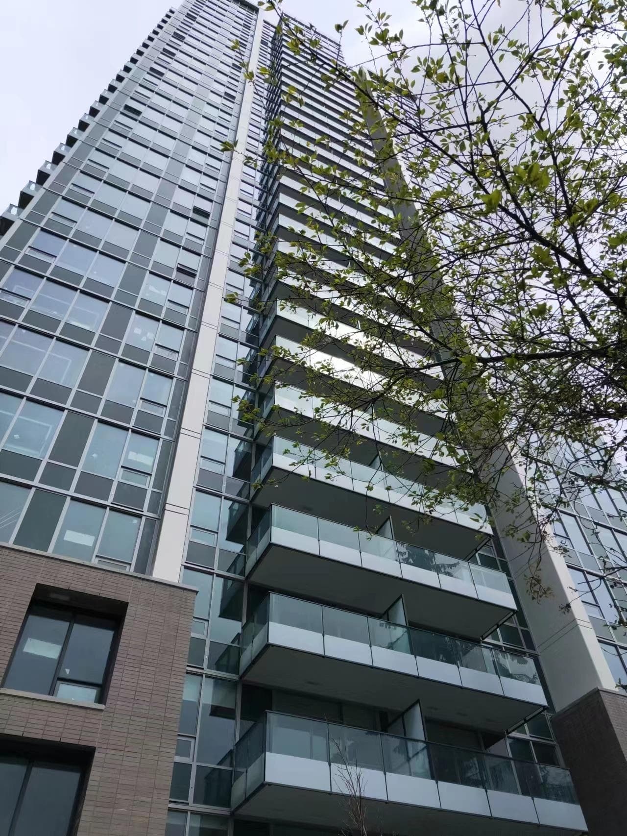 605 - 6463 Silver Avenue, Burnaby, V5H 0K4 — photo 2