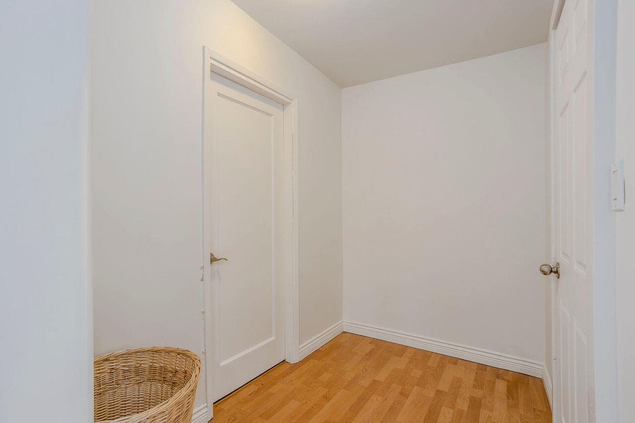 1605 E 8th Avenue, Vancouver, V5N 1T6 — photo 2