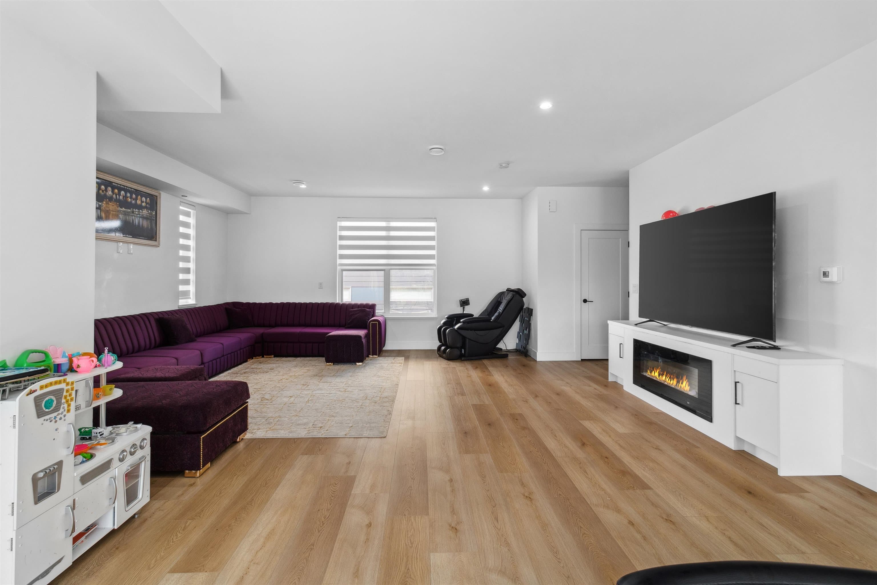 43 - 12585 104a Avenue, Surrey, V3V 5A7 — photo 2