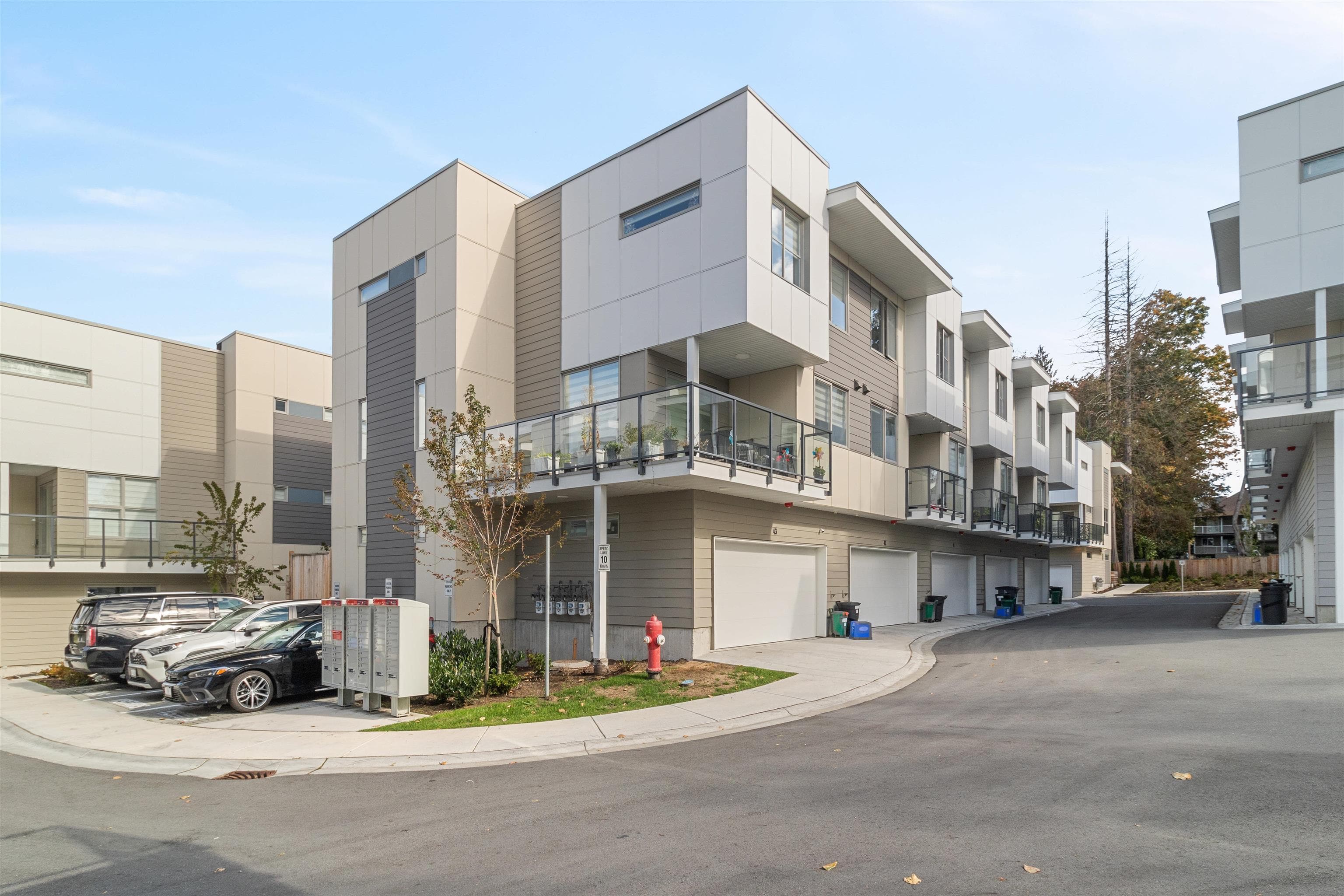 43 - 12585 104a Avenue, Surrey, V3V 5A7 — photo 1