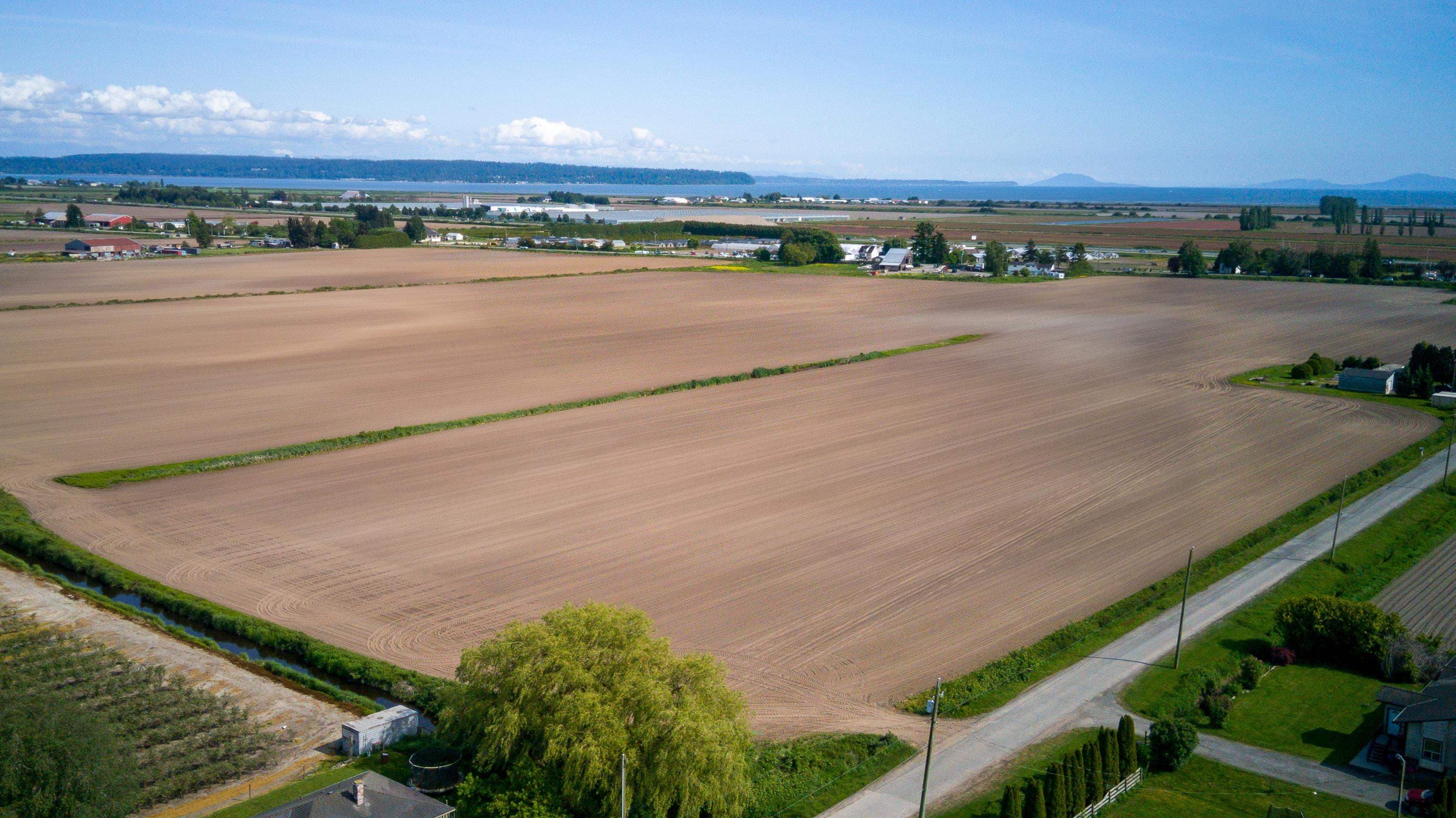 9727 Ladner Trunk Road, Delta, V4G 1K2 — photo 2