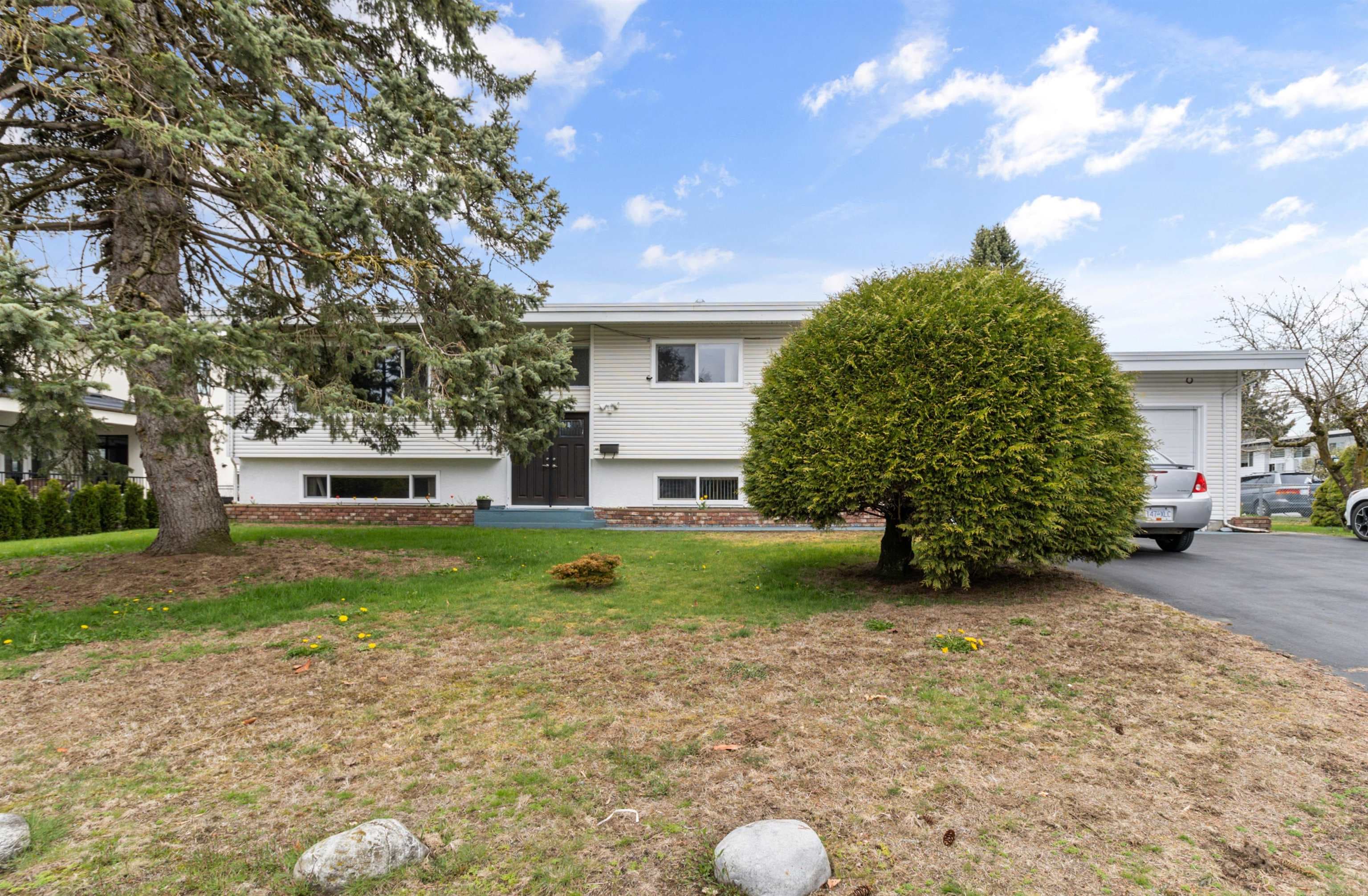 2449 Adelaide Street, Abbotsford, V2T 3L9 — photo 1