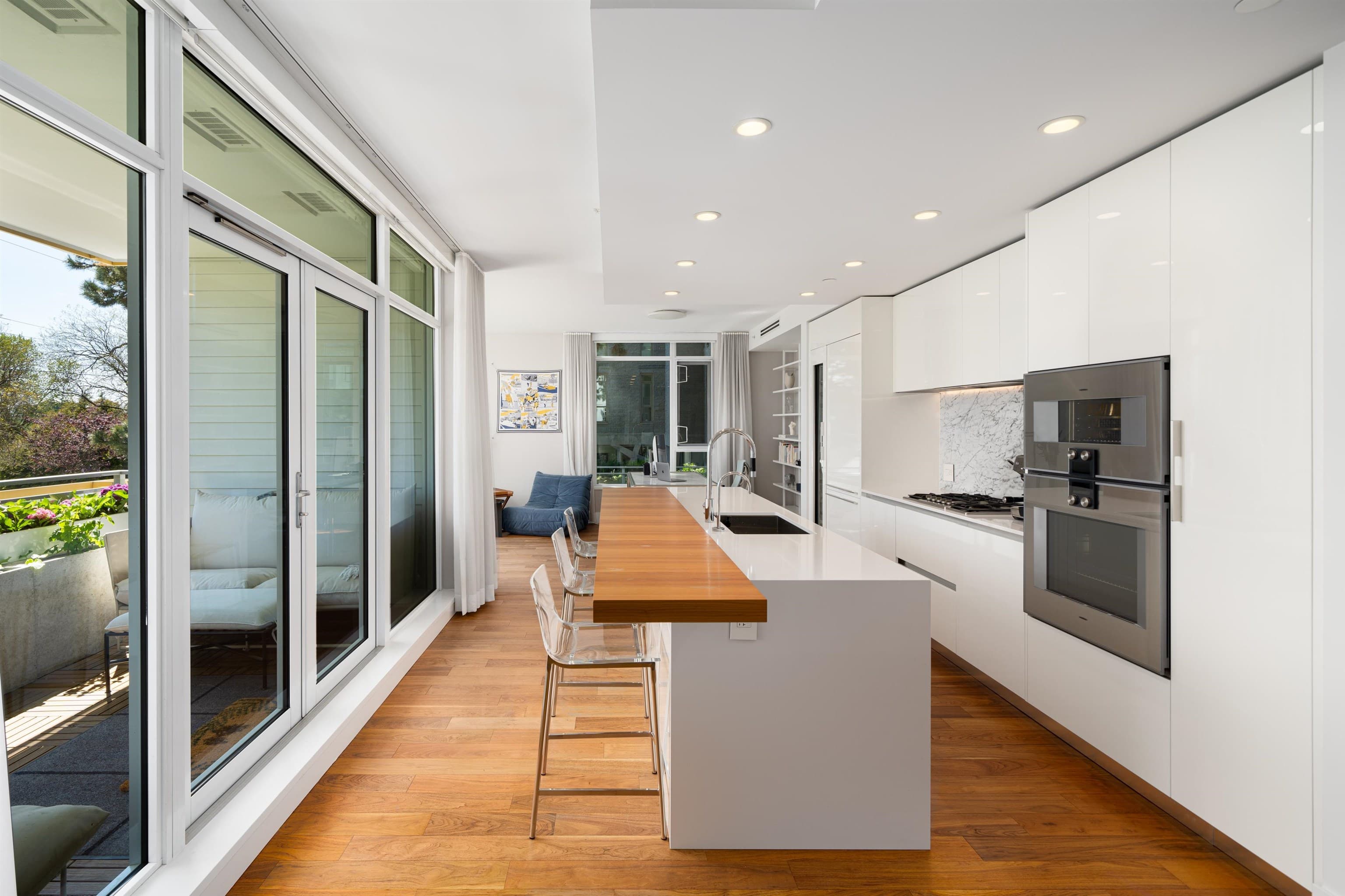 203 - 375 W 59th Avenue, Vancouver, V5X 0J4 — photo 2