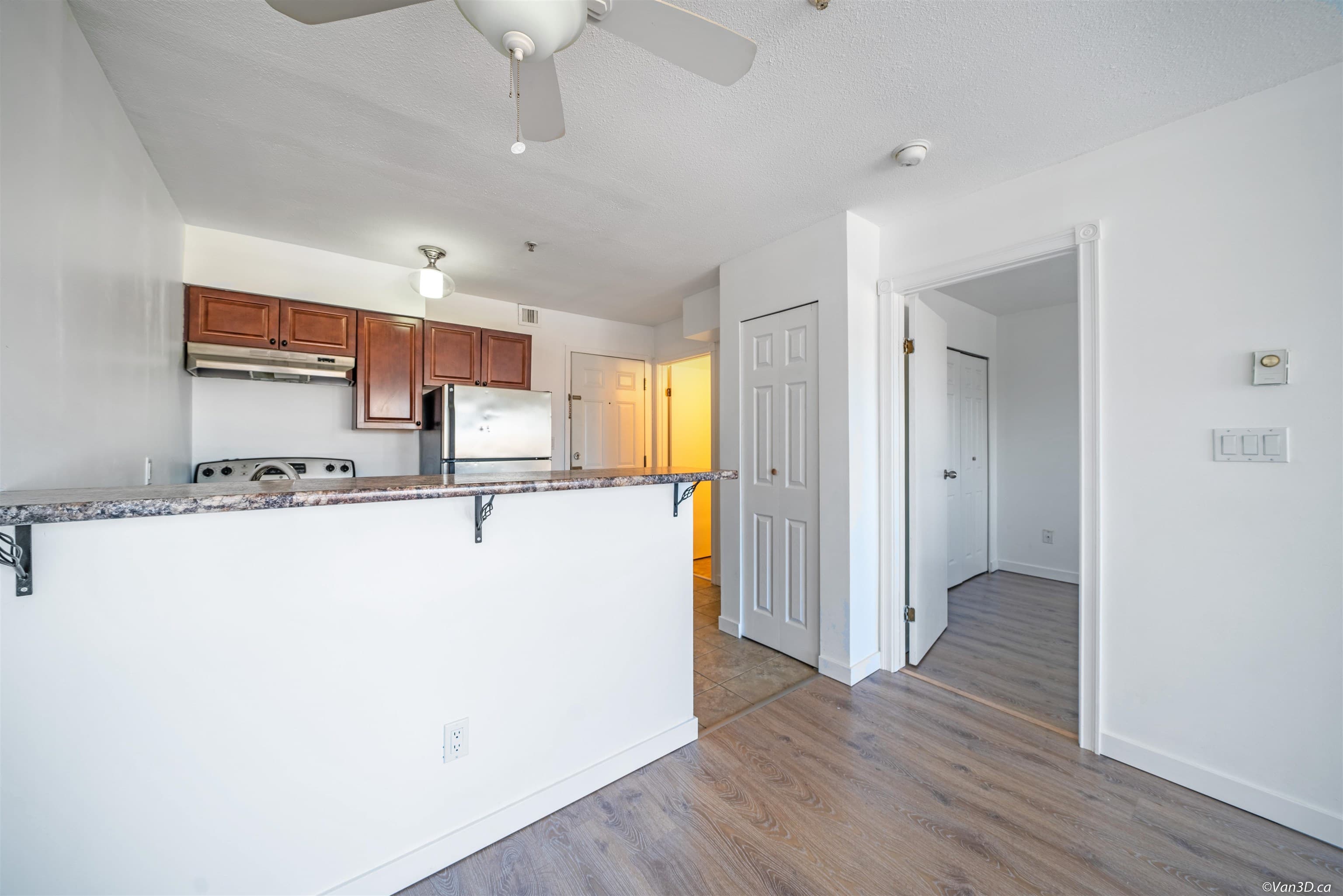 304 - 5520 Joyce Street, Vancouver, V5R 4H6 — photo 2