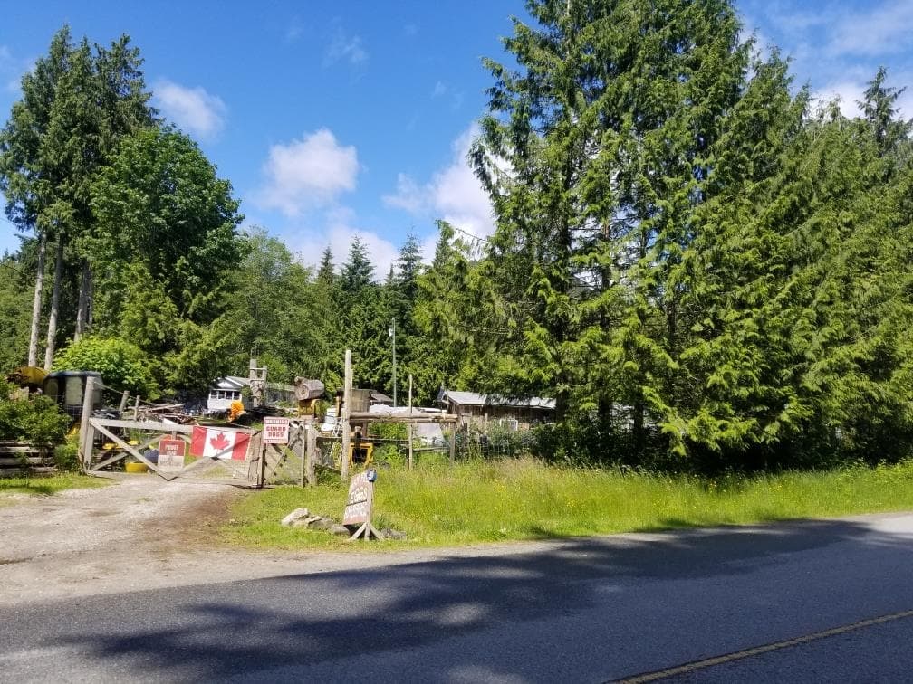 6229 Mason Road, Sechelt, V7Z 0N4 — photo 1