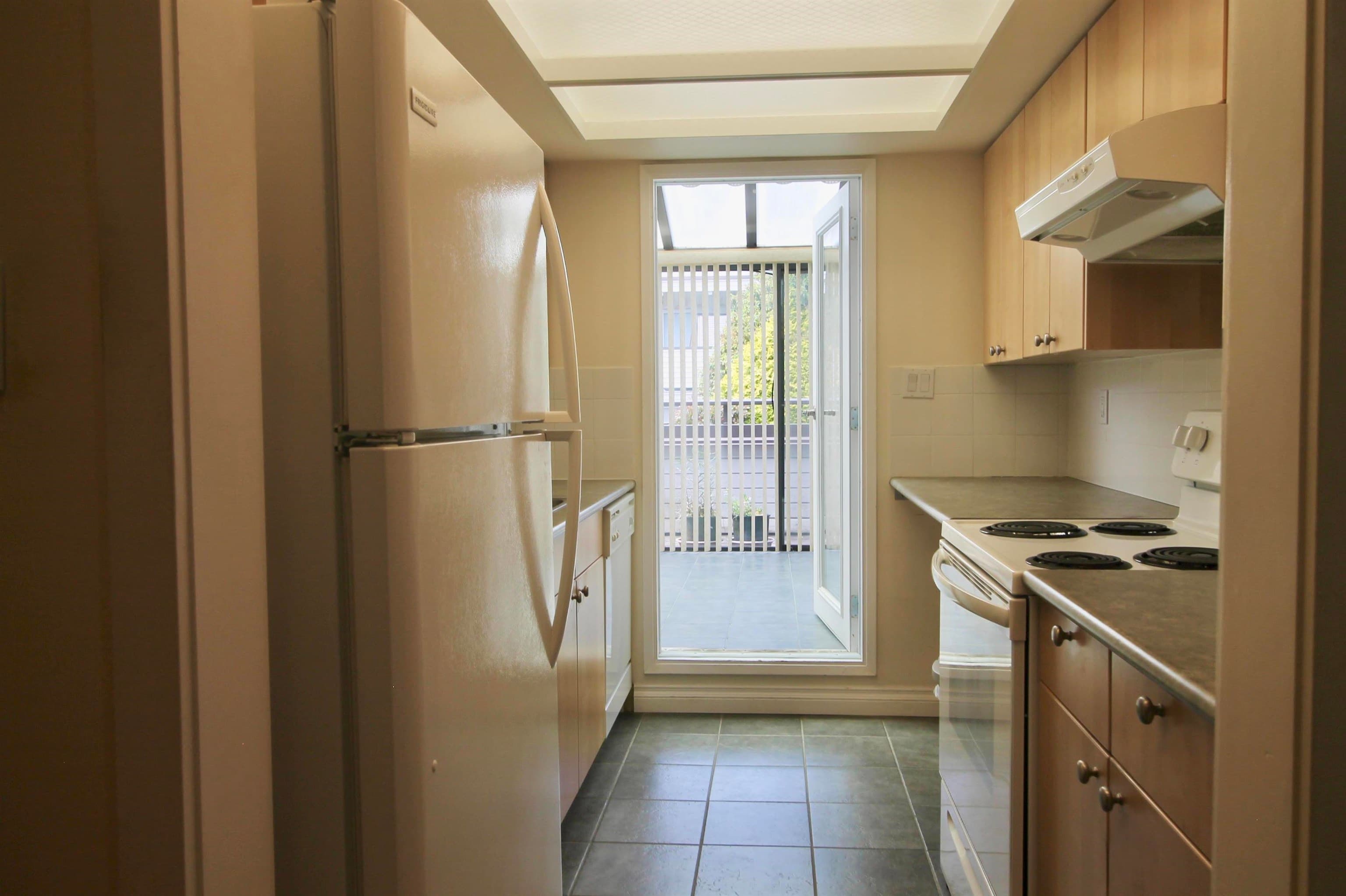 1469 Merklin Street, White Rock, V4B 4C4 — photo 3