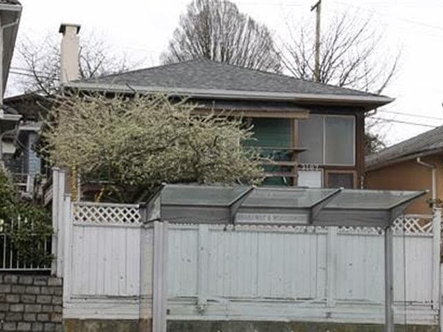 3187 E Broadway, Vancouver, V5M 1Z7 — photo 1