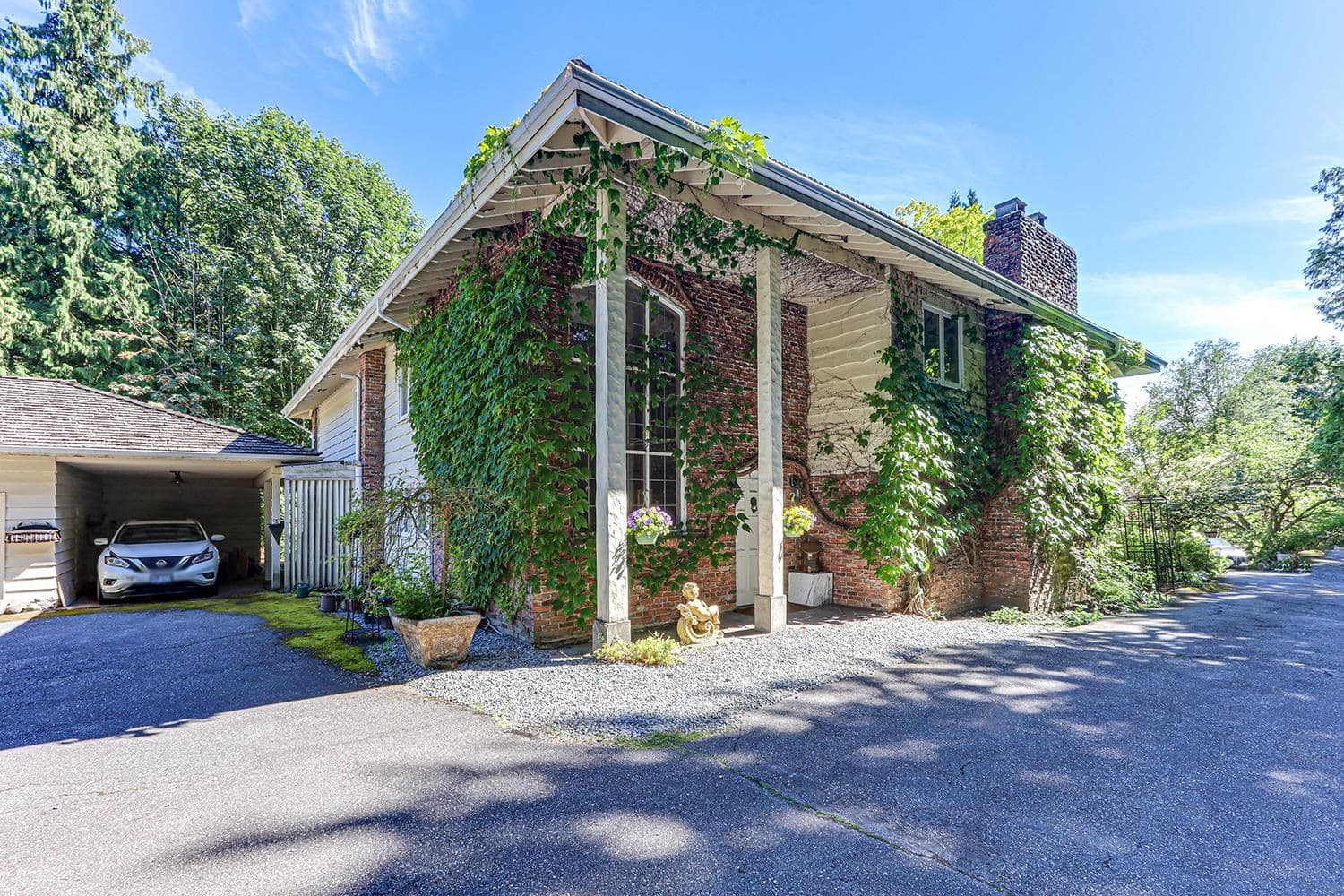 597 Hadden Drive, West Vancouver, V7S 1G8 — photo 2