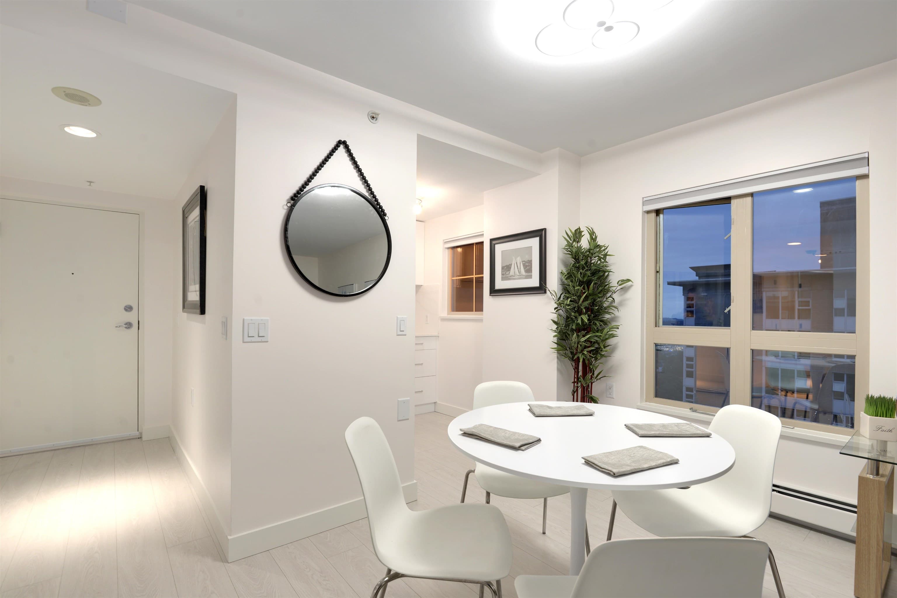 1604 - 121 W 15th Street, North Vancouver, V7M 1R8 — photo 4