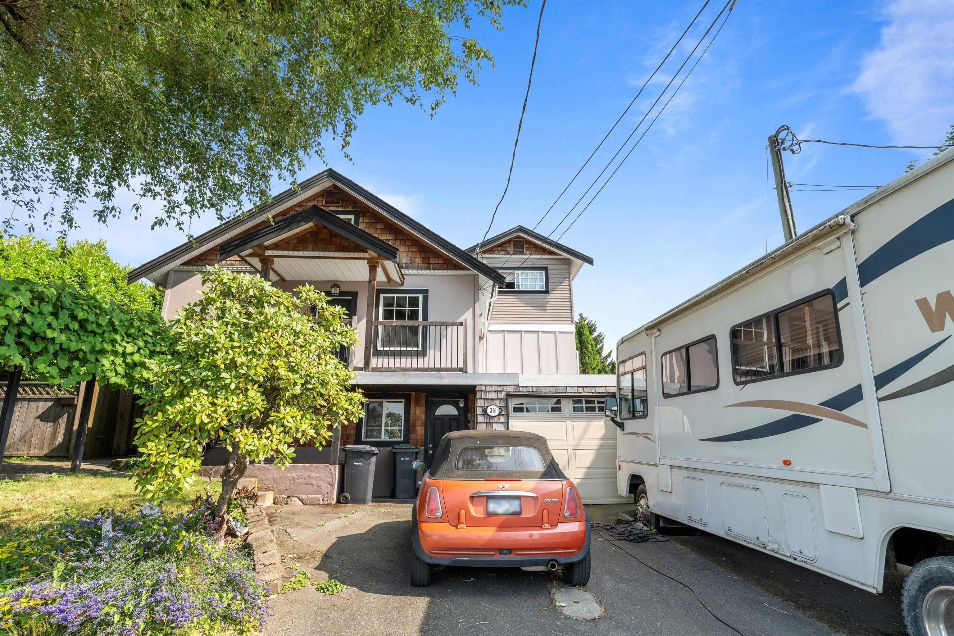 316 Laval Square, Coquitlam, V3K 2C8 — photo 1