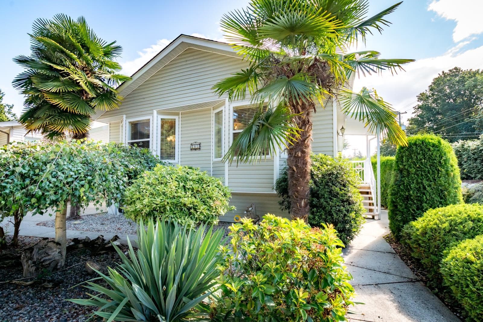 101 - 4510 Sunshine Coast Highway, Sechelt