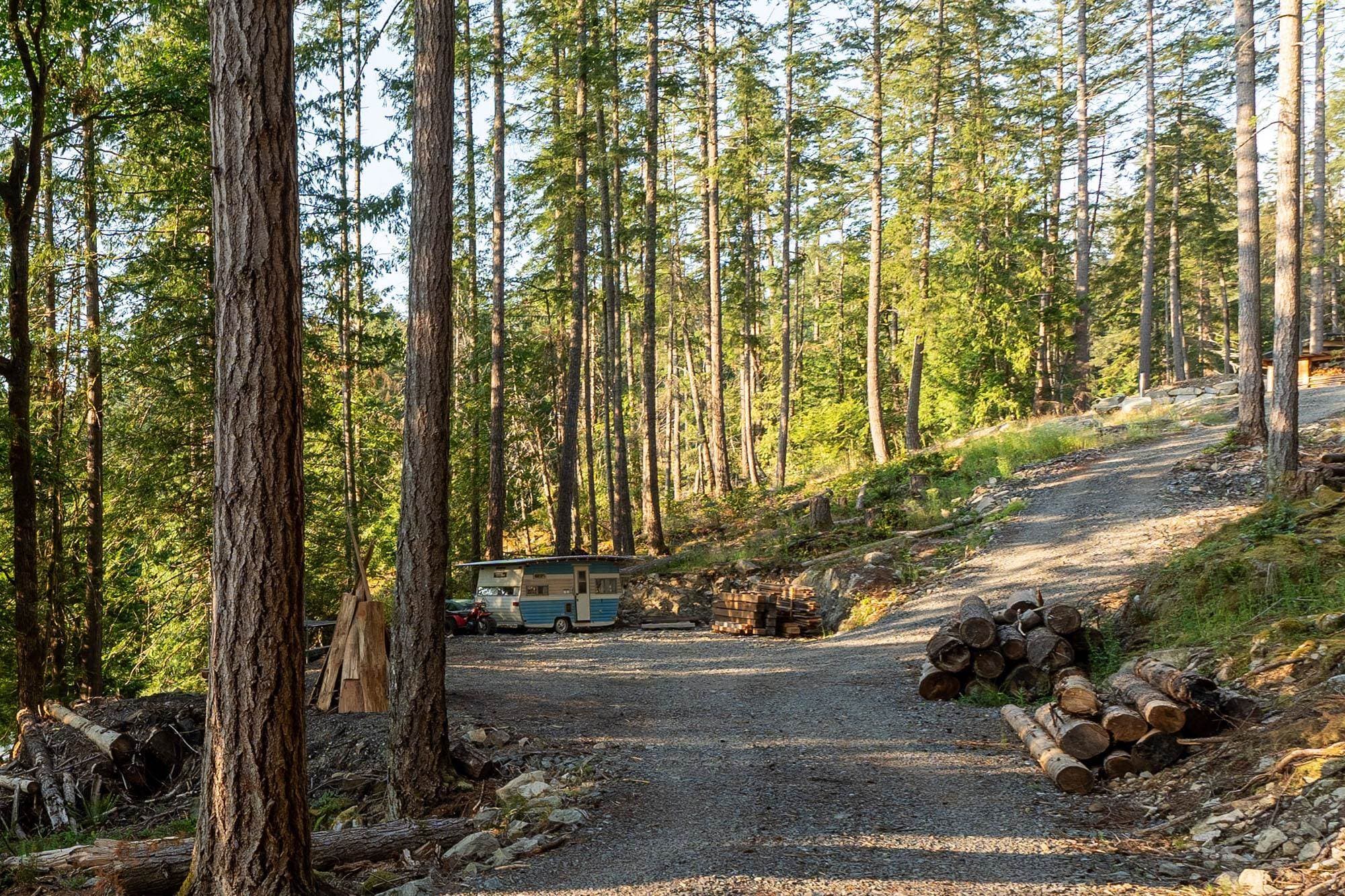 1701 Joan Audrey Lane, Bowen Island, V0N 1G2 — photo 2