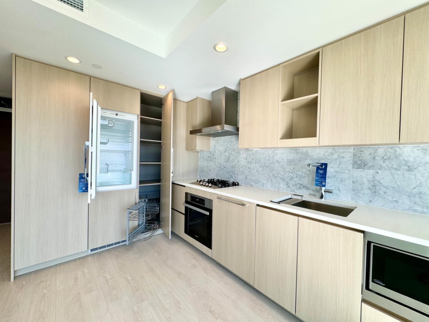 1318 - 1768 Cook Street, Vancouver, V5Y 0N3 — photo 3