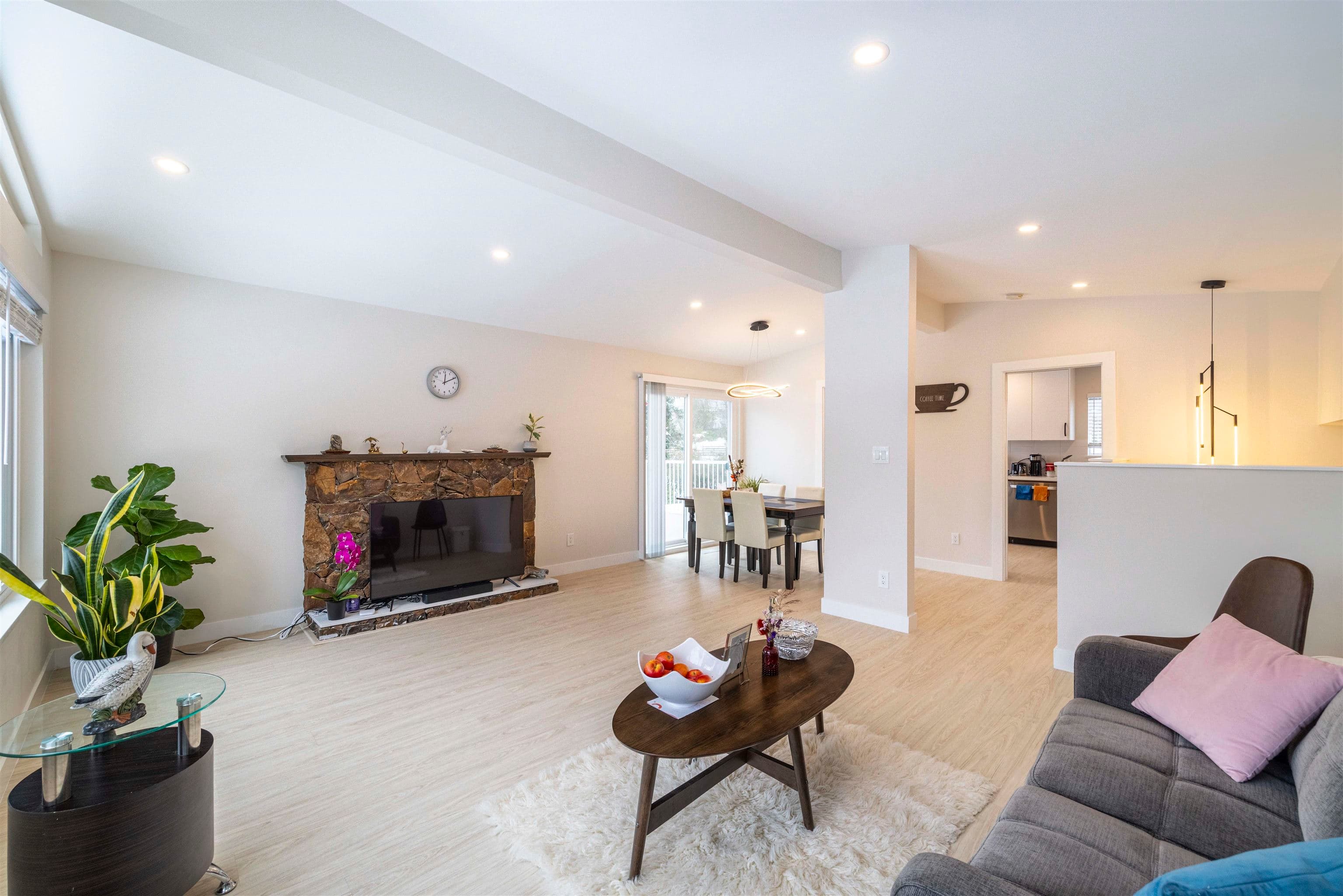 3345 Cardinal Drive, Burnaby, V5A 2T7 — photo 5