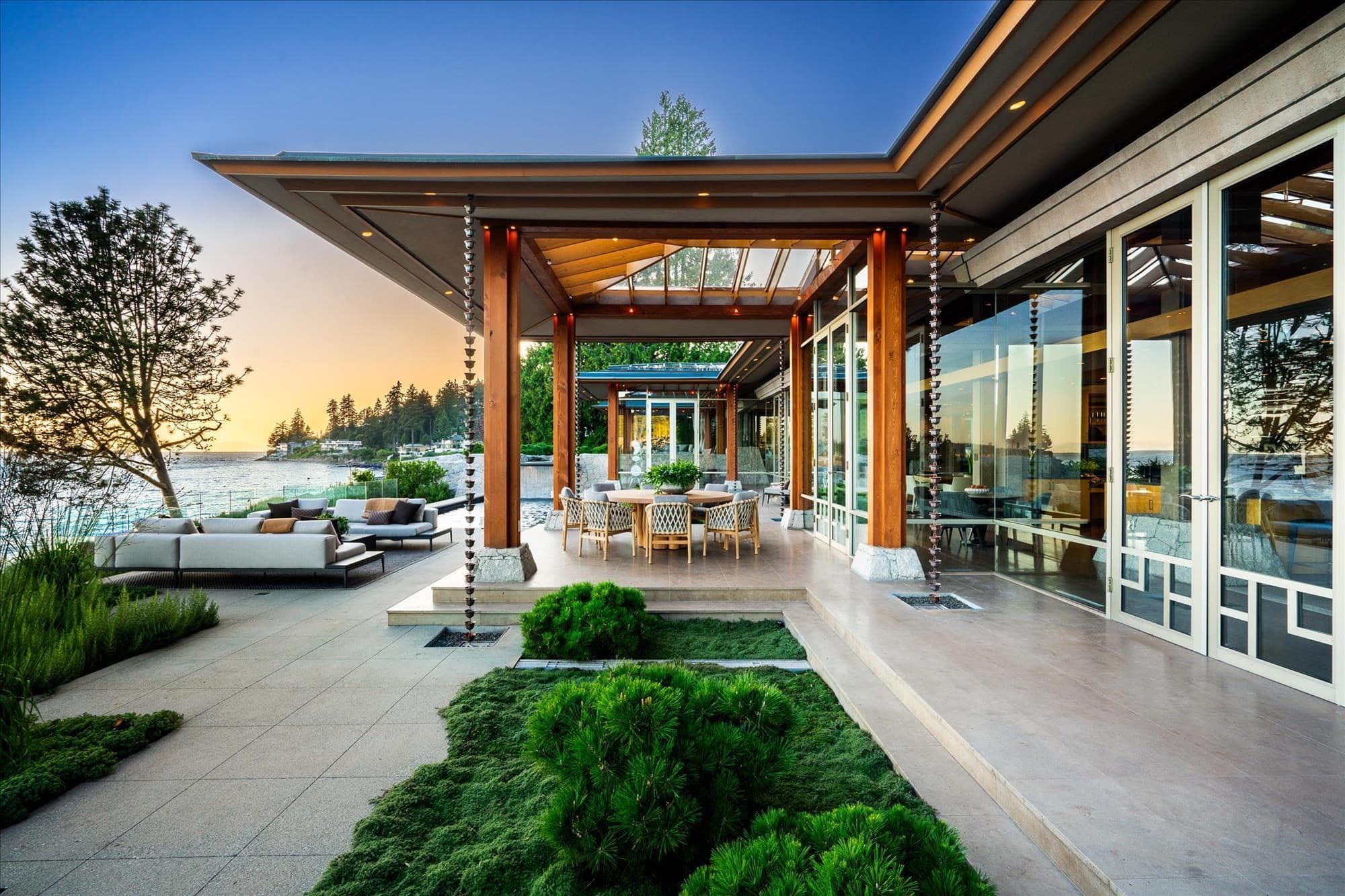3330 Radcliffe Avenue, West Vancouver, V7V 1G6 — photo 2