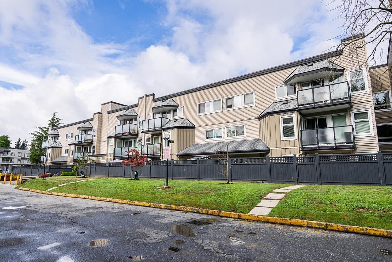 115 - 1850 E Southmere Crescent, Surrey, V4A 6Y6 — photo 2