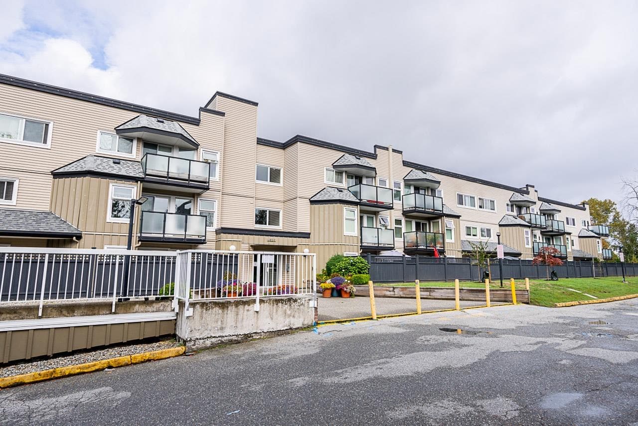 115 - 1850 E Southmere Crescent, Surrey, V4A 6Y6 — photo 4
