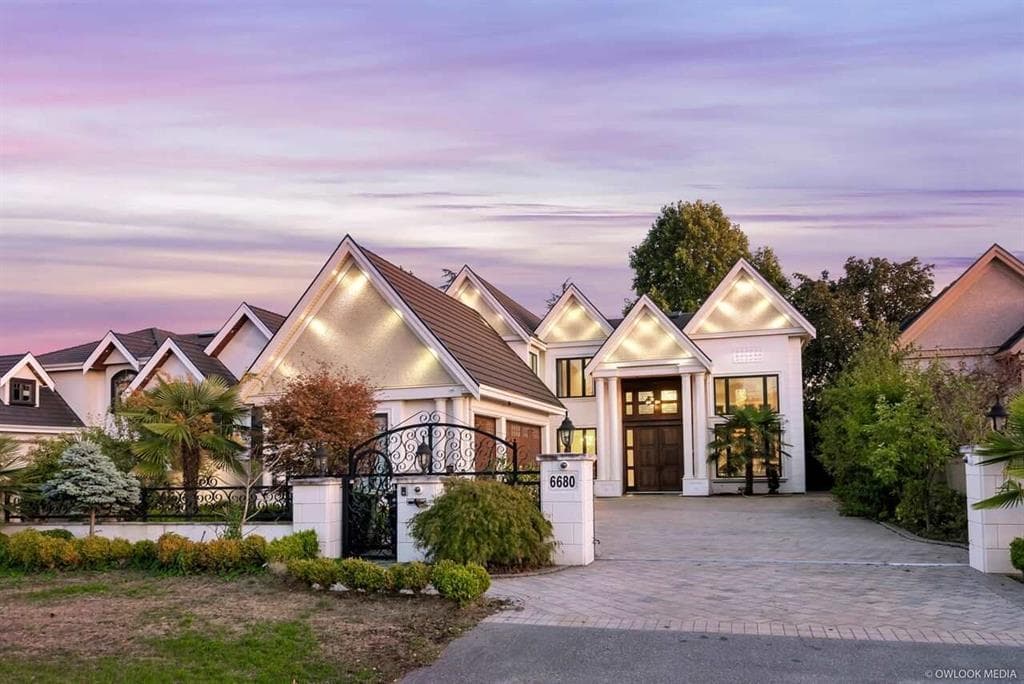 6680 Maple Road, Richmond