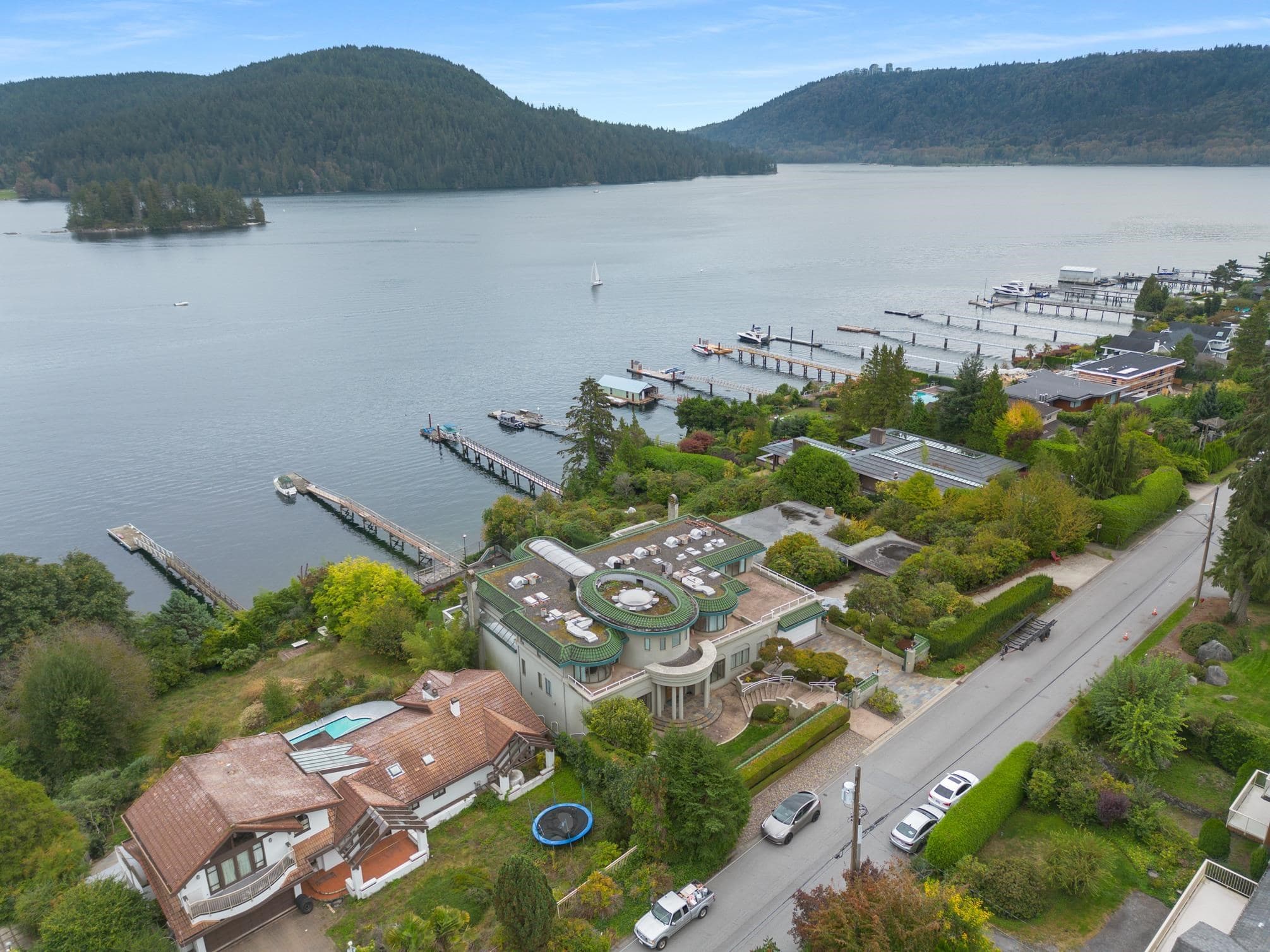 828 Beachview Drive, North Vancouver, V7G 1R1 — photo 5