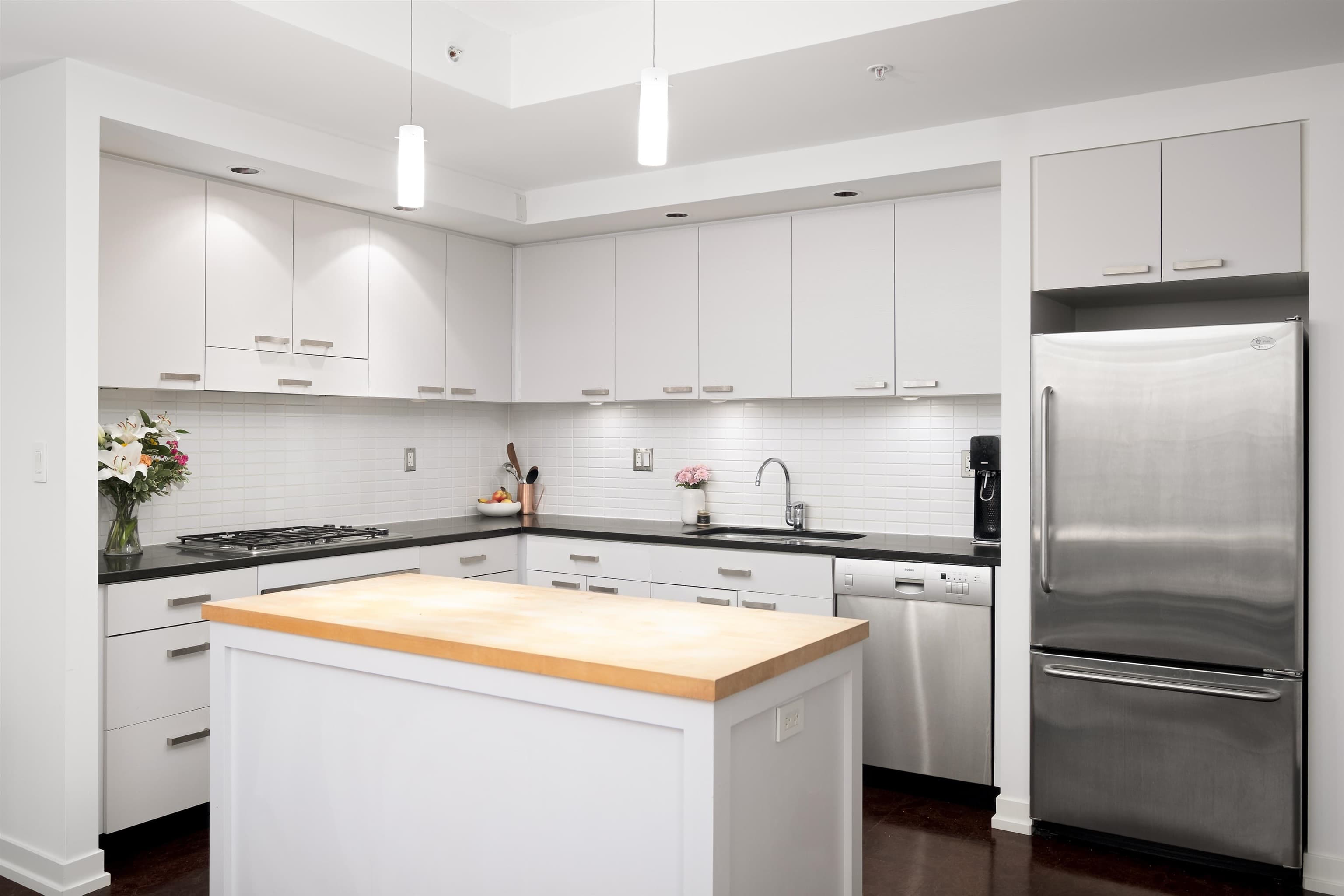 2204 - 1055 Homer Street, Vancouver, V6B 1G3 — photo 4