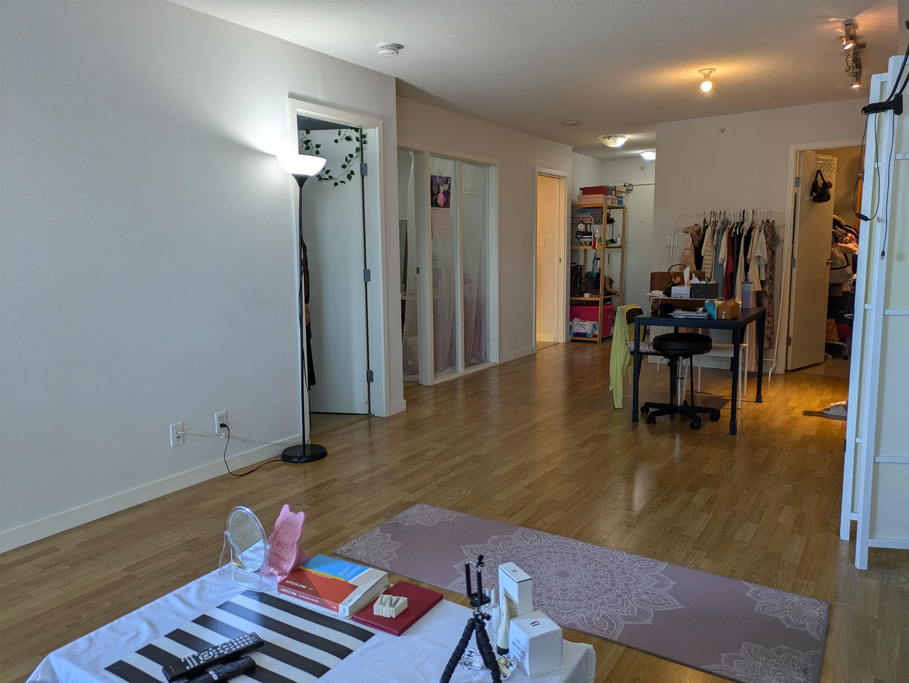 1811 - 788 Hamilton Street, Vancouver, V6B 0E9 — photo 2