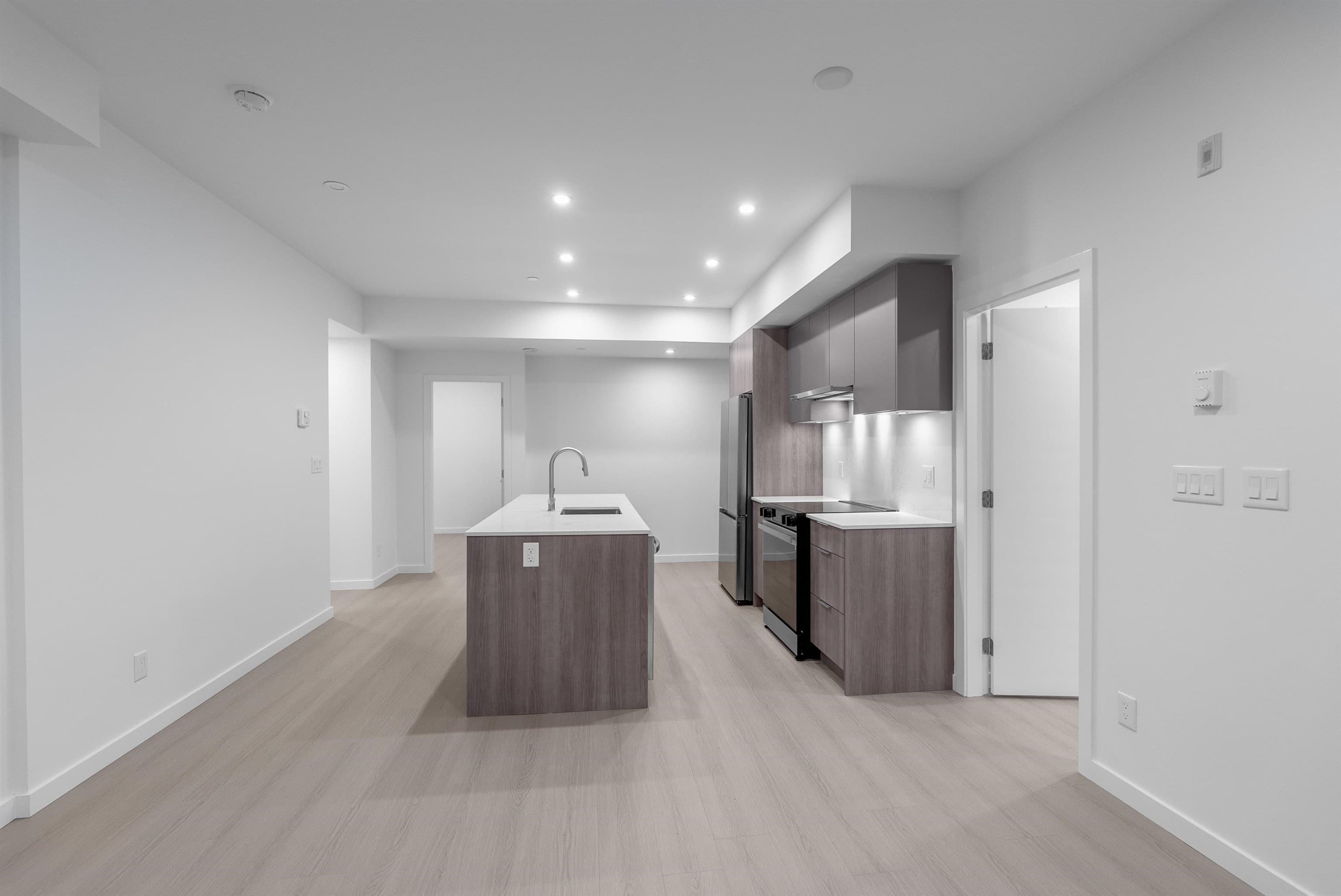 W202 - 10828 139a Street, Surrey, V3R 0H3 — photo 5