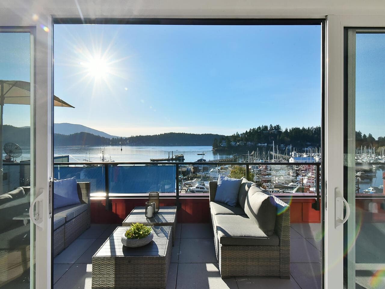 101 - 263 Gower Point Road, Gibsons, V0N 1V0 — photo 1