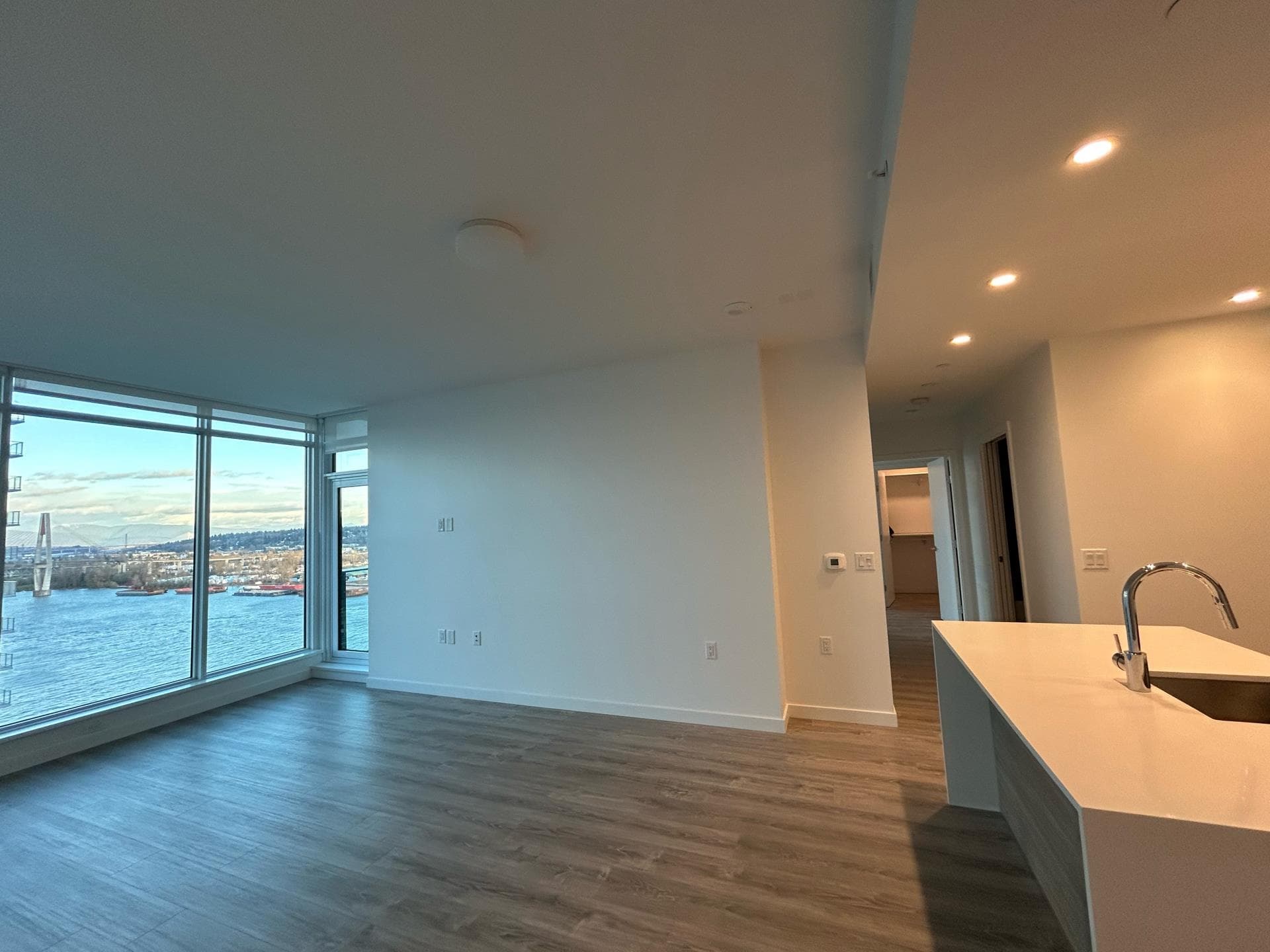 2006 - 680 Quayside Drive, New Westminster, V3M 0P2 — photo 5