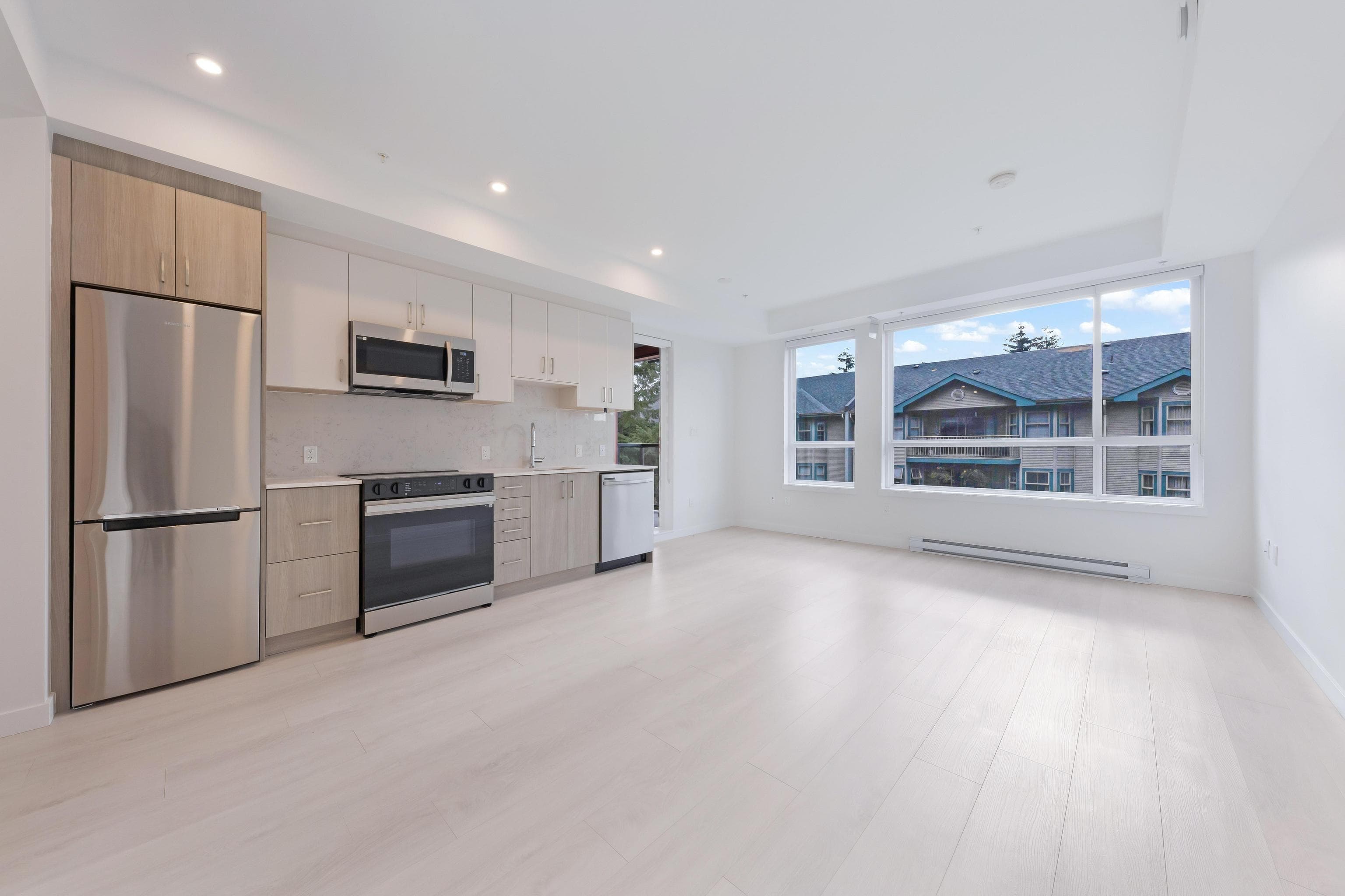 E306 - 13858 S 108 Avenue, Surrey, V3T 2K8 — photo 4
