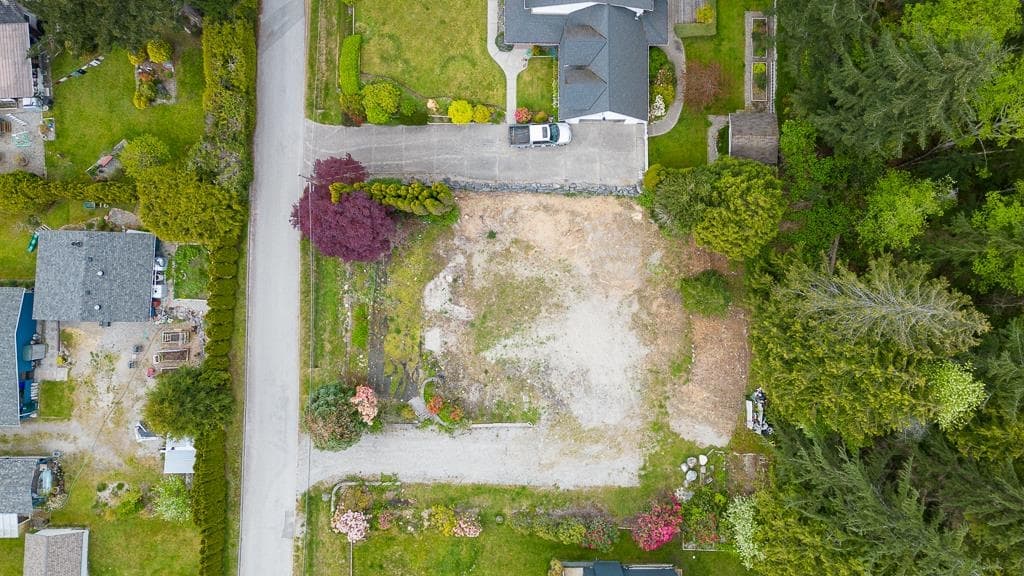 5112 Pam Road, Sechelt, V7Z 0G6 — photo 2