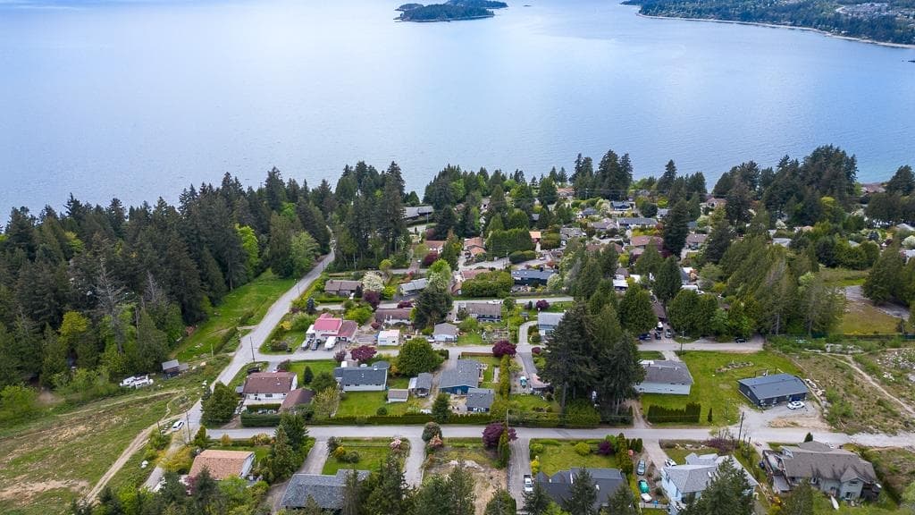 5112 Pam Road, Sechelt, V7Z 0G6 — photo 3