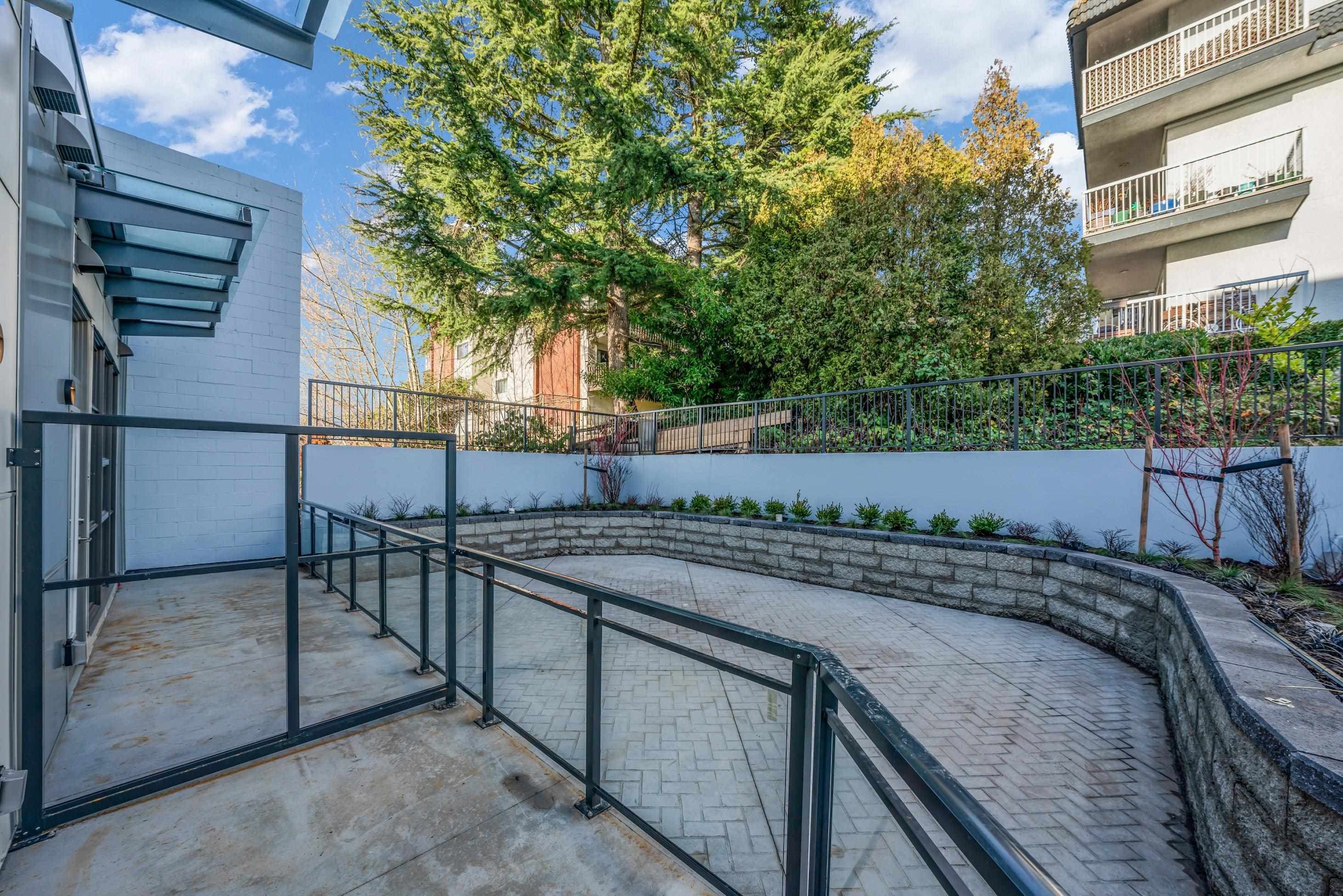 202 - 5535 Hastings Street, Burnaby, V5B 1R2 — photo 4