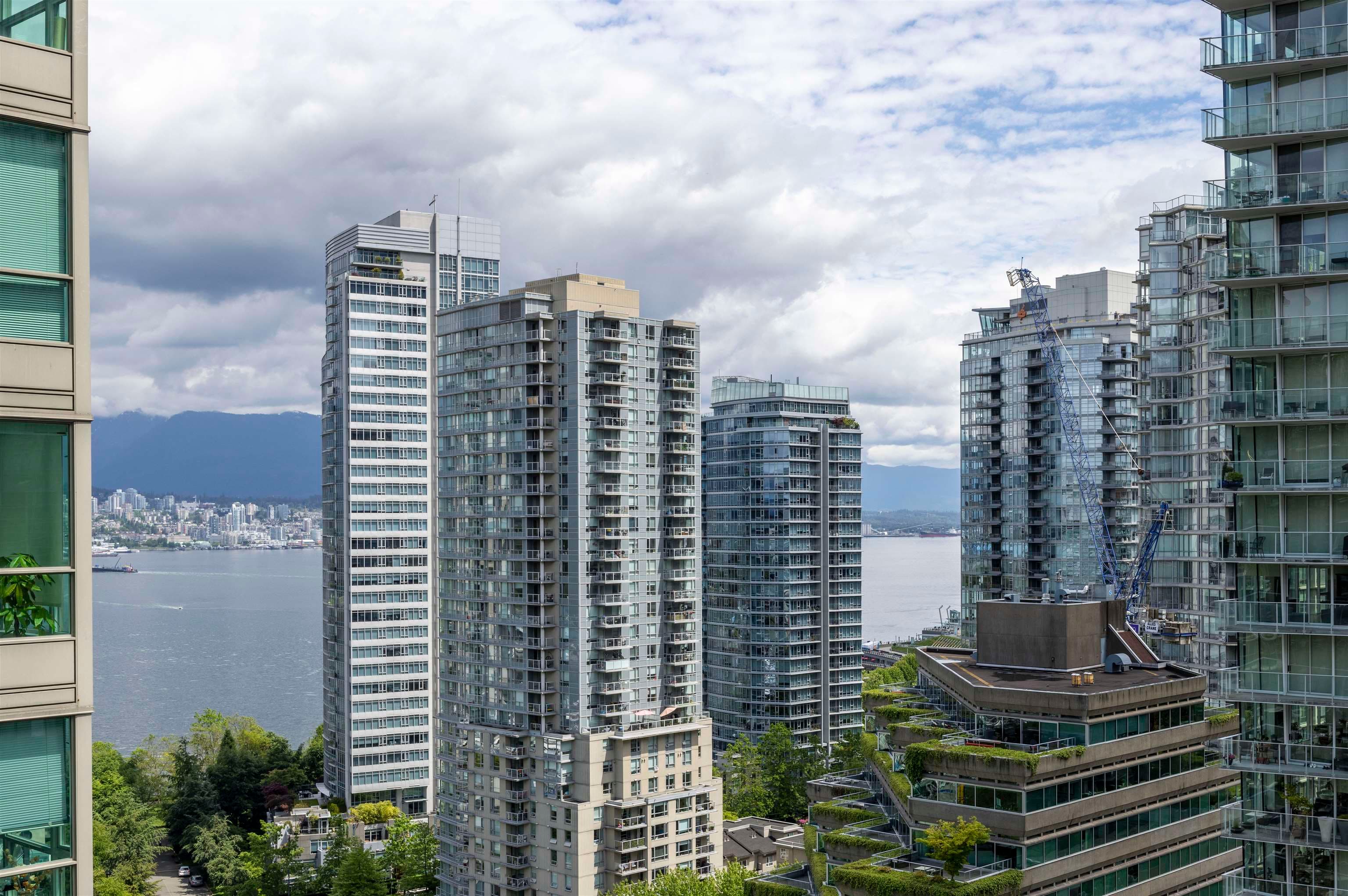 2201 - 1328 W Pender Street, Vancouver, V6E 4T1 — photo 1