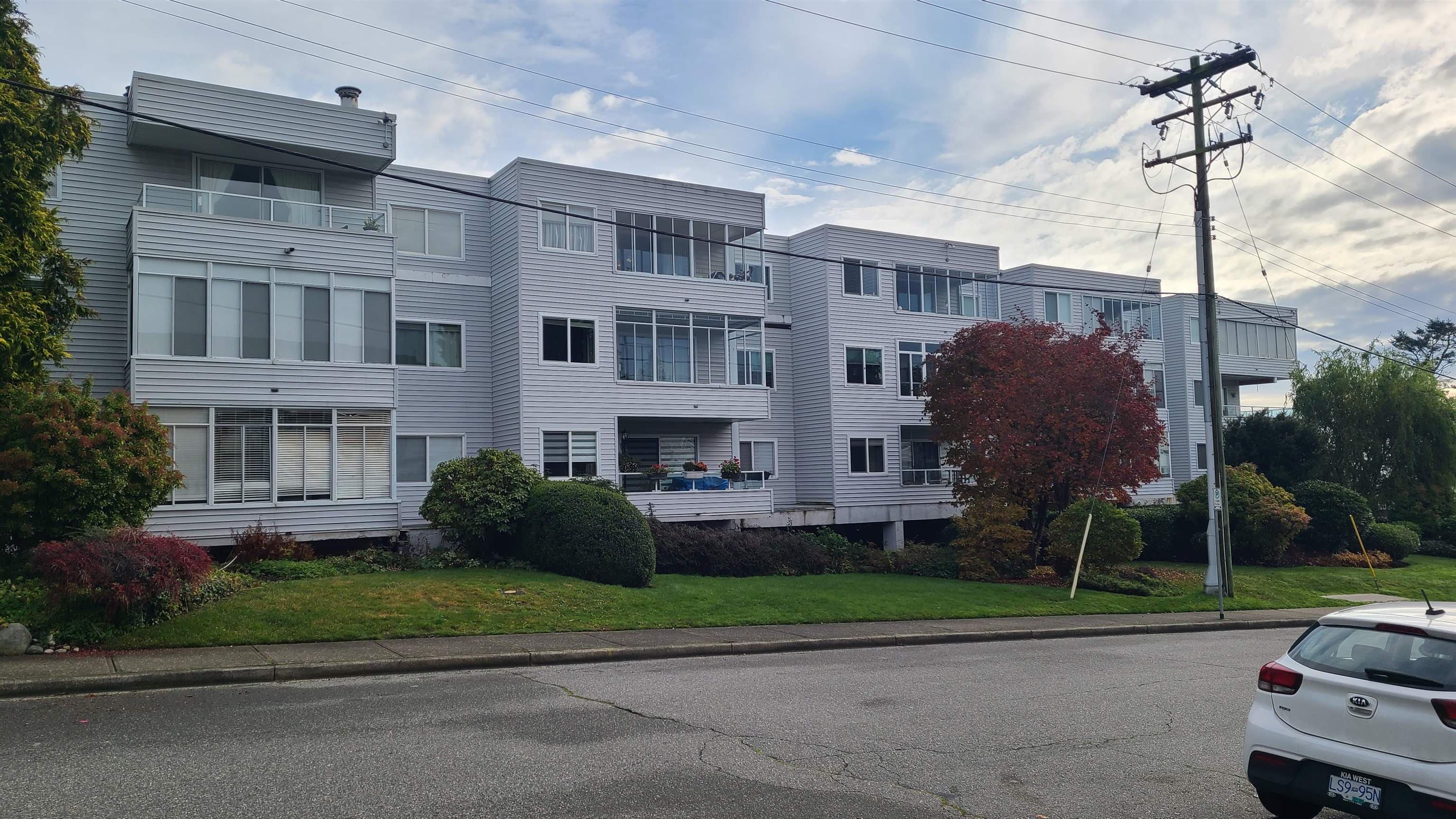 306 - 1354 Winter Street, White Rock, V4B 3Y1 — photo 1