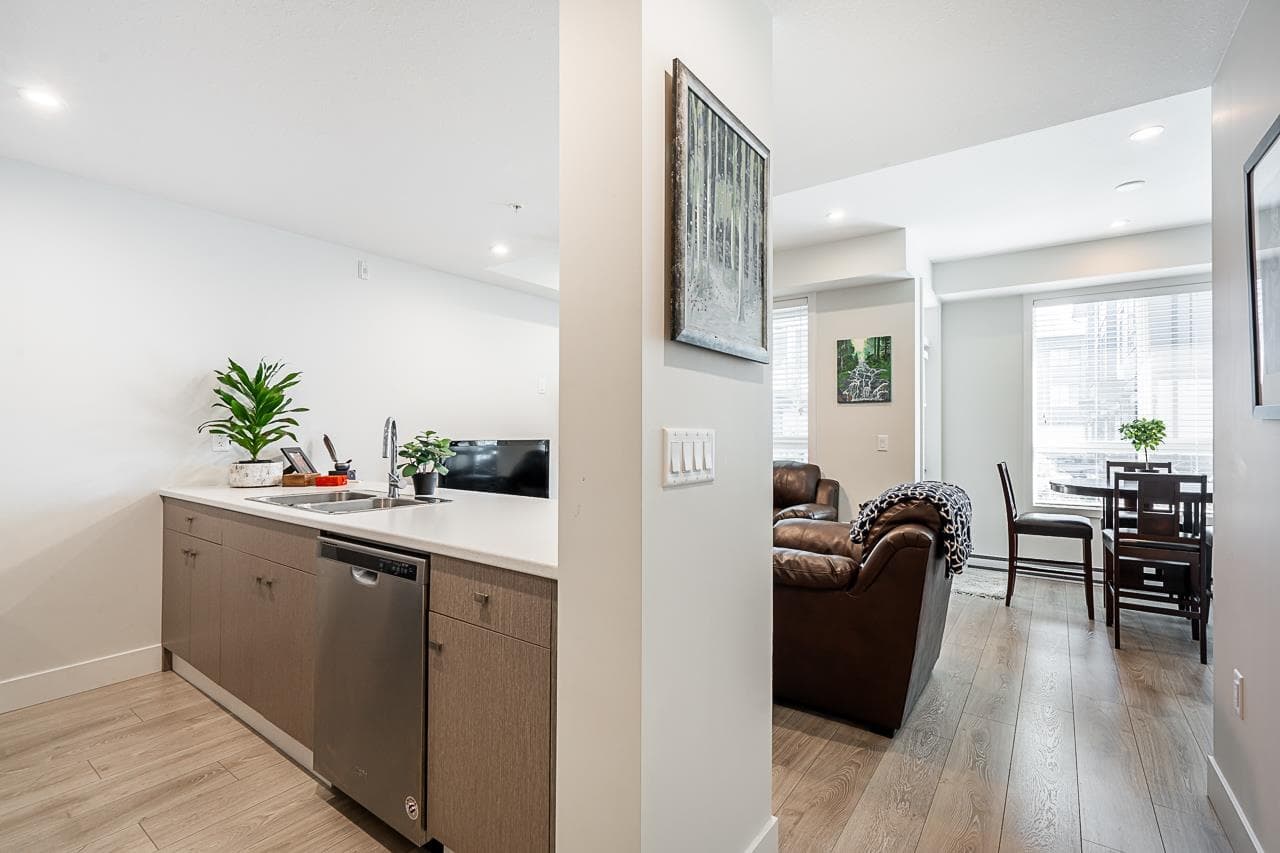 111 - 1516 Mccallum Road, Abbotsford, V2S 0L9 — photo 4