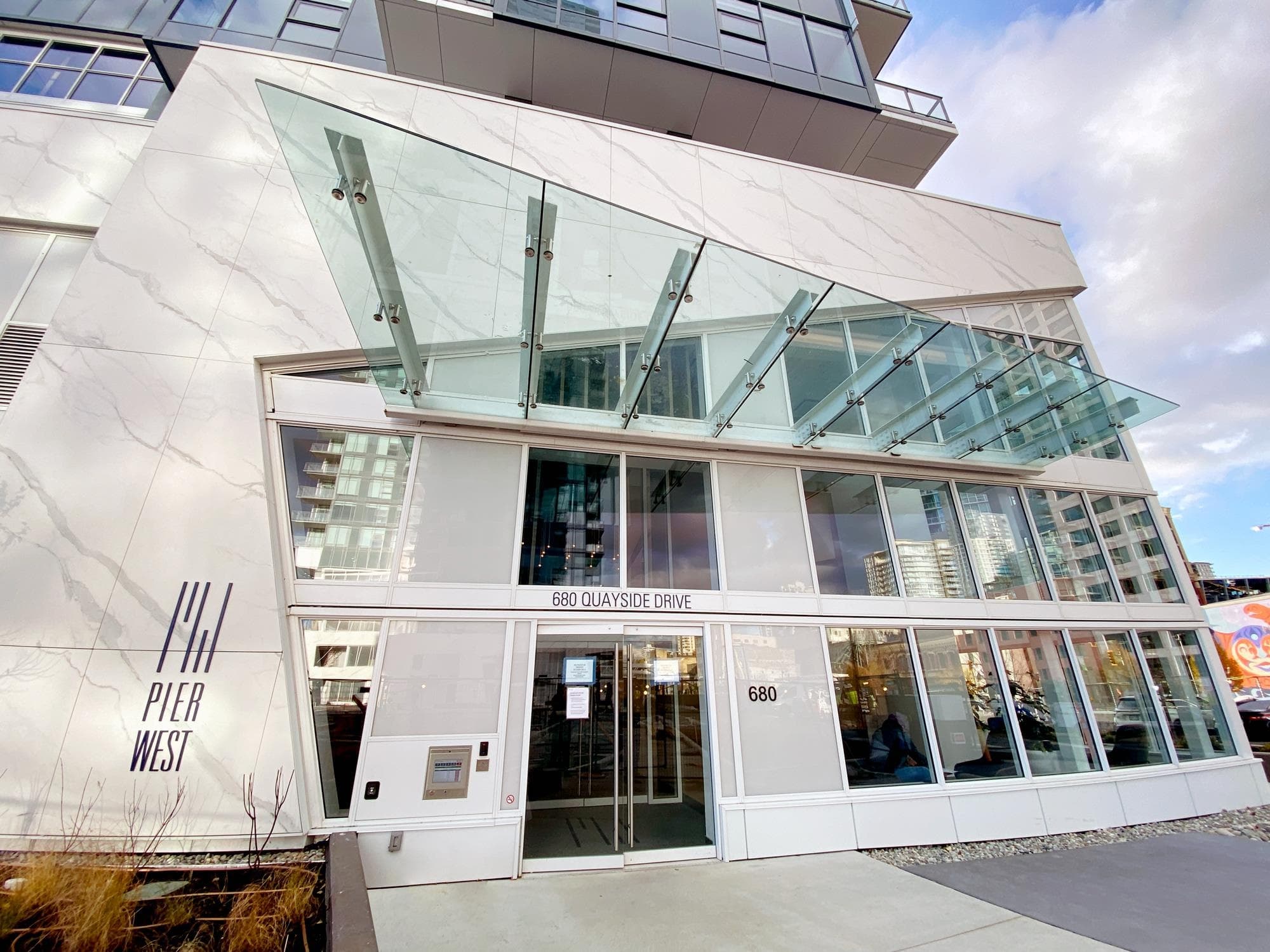 3207 - 680 Quayside Drive, New Westminster, V3M 0P2 — photo 2