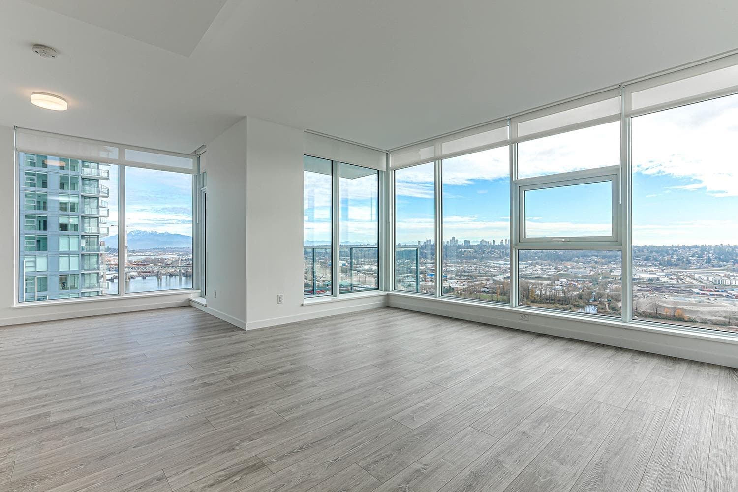 3207 - 680 Quayside Drive, New Westminster, V3M 0P2 — photo 3