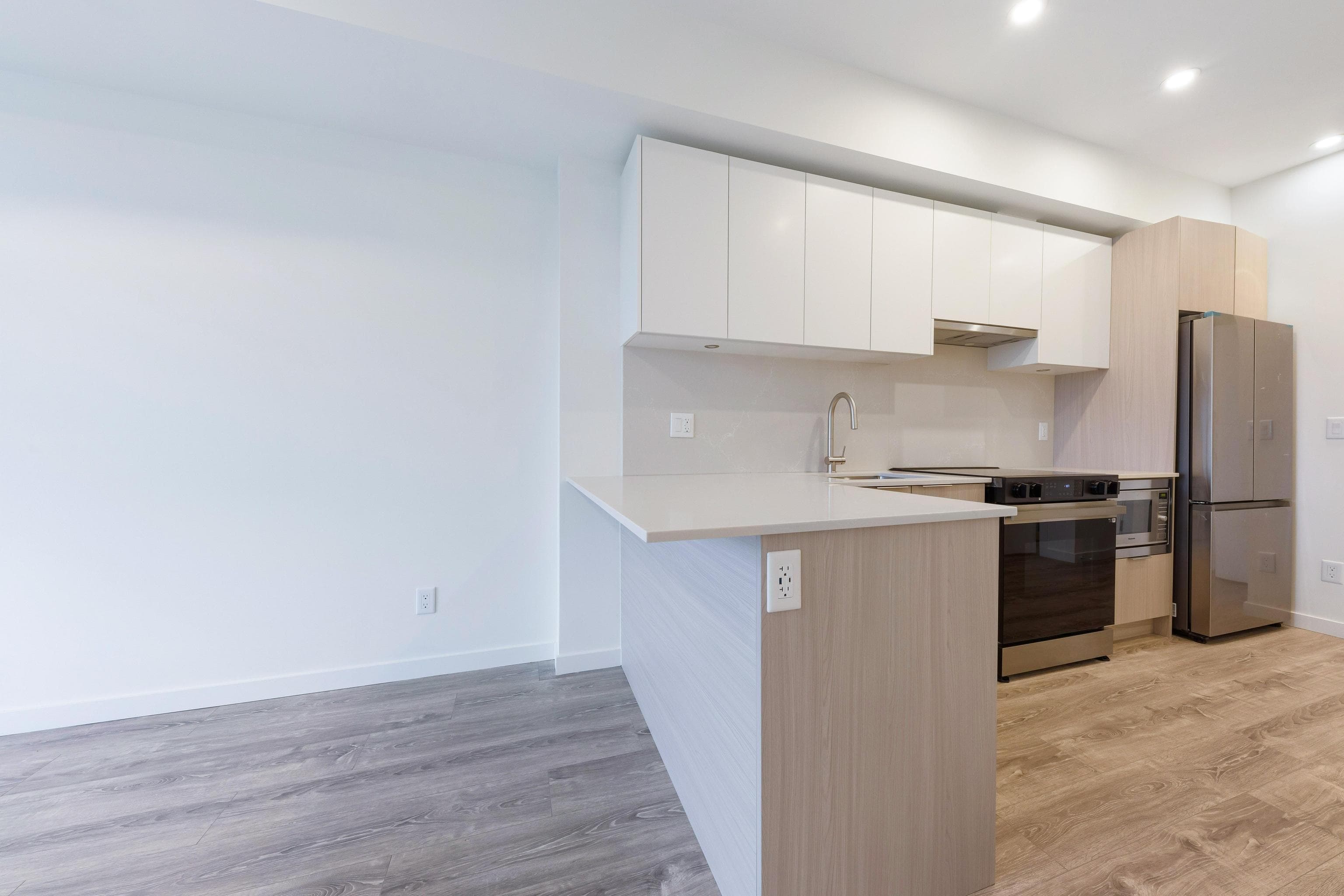 E607 - 10829 E 140 Street, Surrey, V3R 0H4 — photo 5