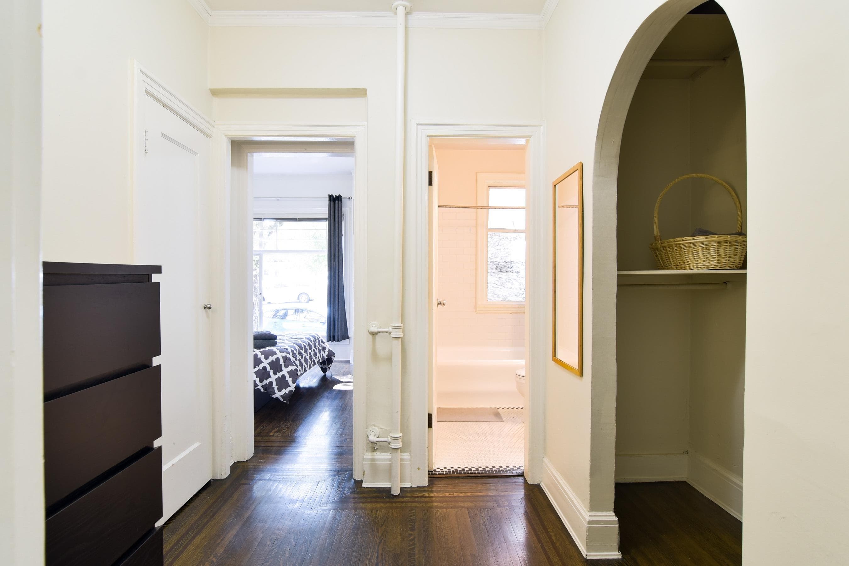2 - 935 Jervis Street, Vancouver, V6E 2B5 — photo 3