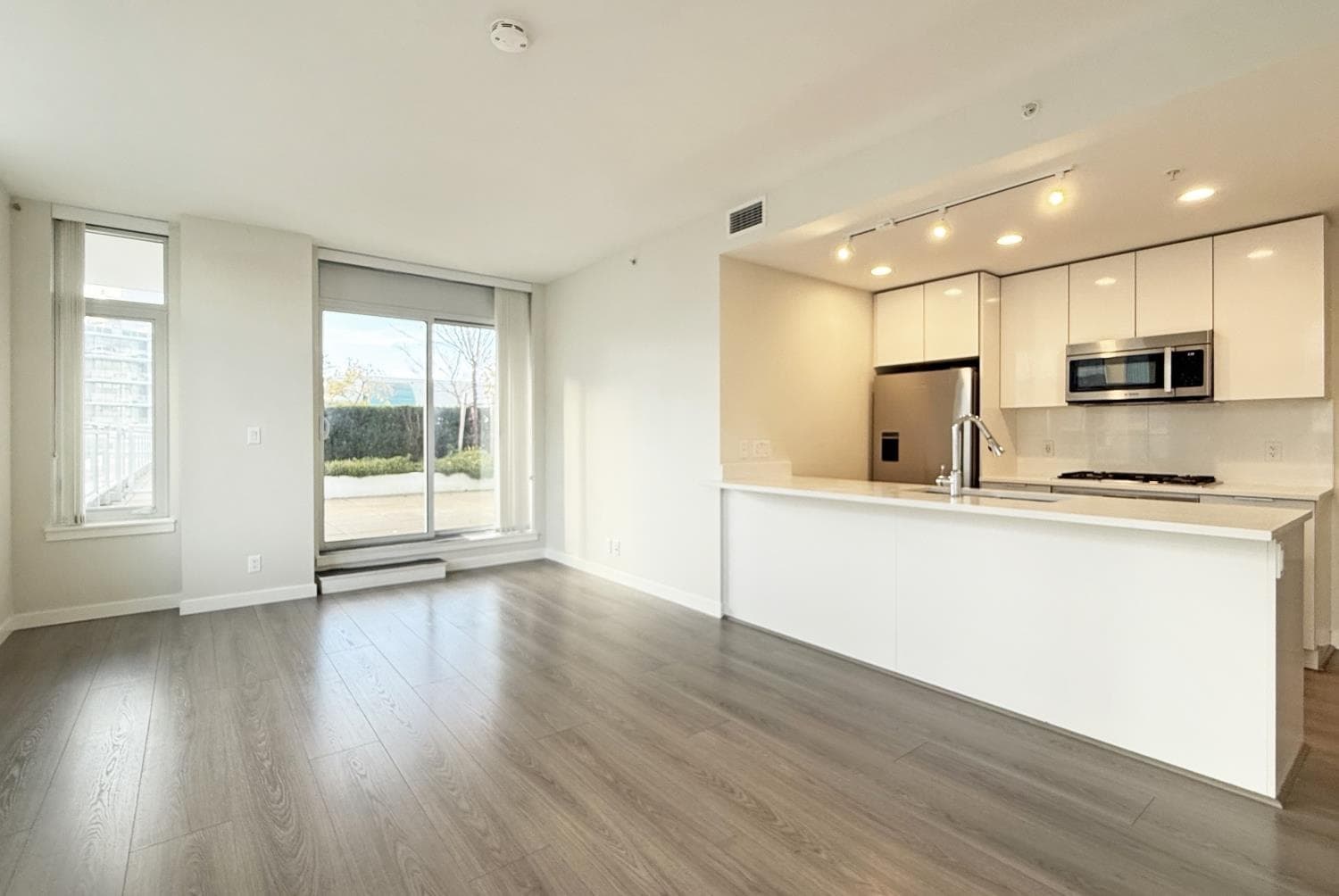 1011 - 8699 Hazelbridge Way, Richmond, V6X 0T4 — photo 5