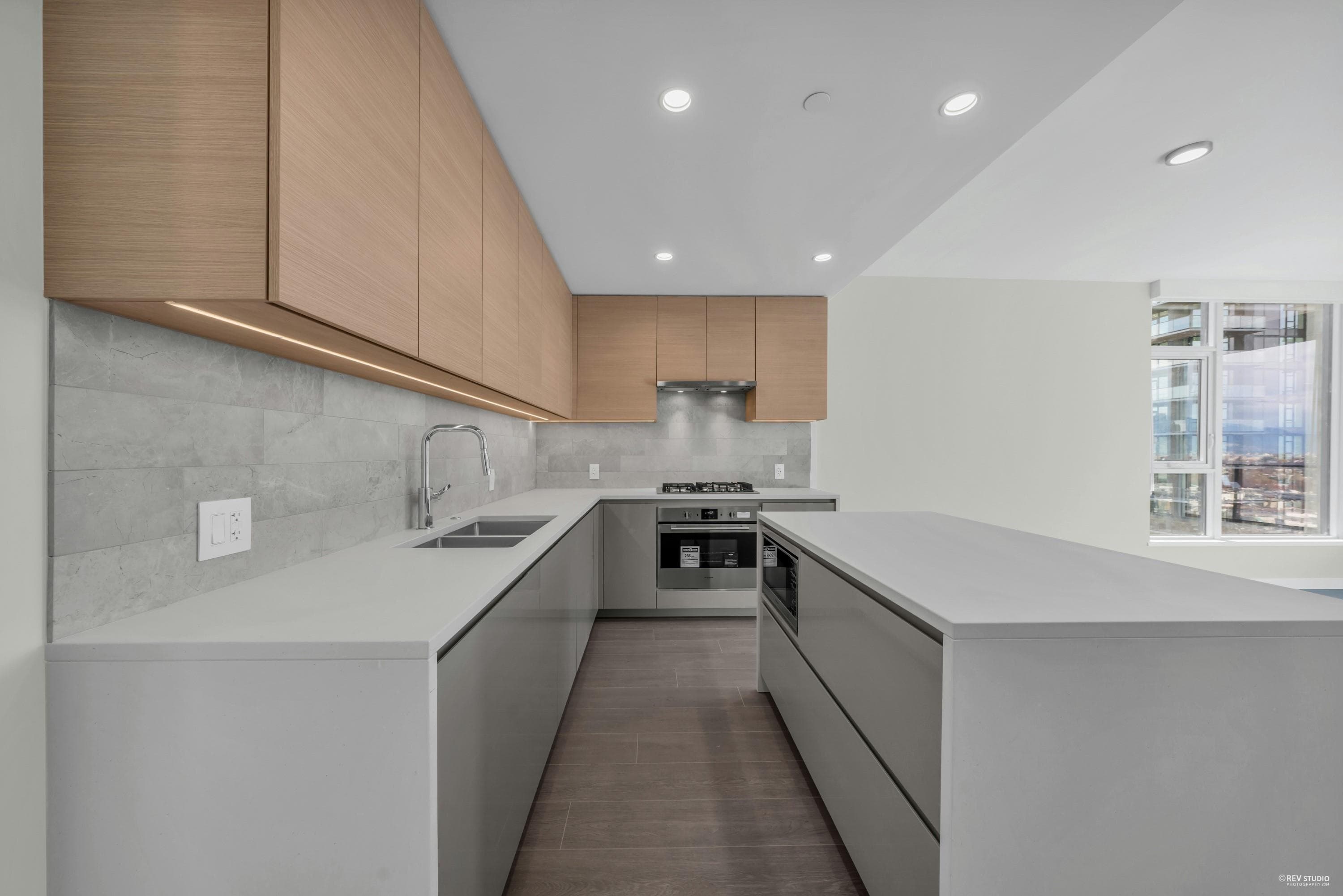 2202 - 4168 Lougheed Highway, Burnaby, V5C 0N9 — photo 5